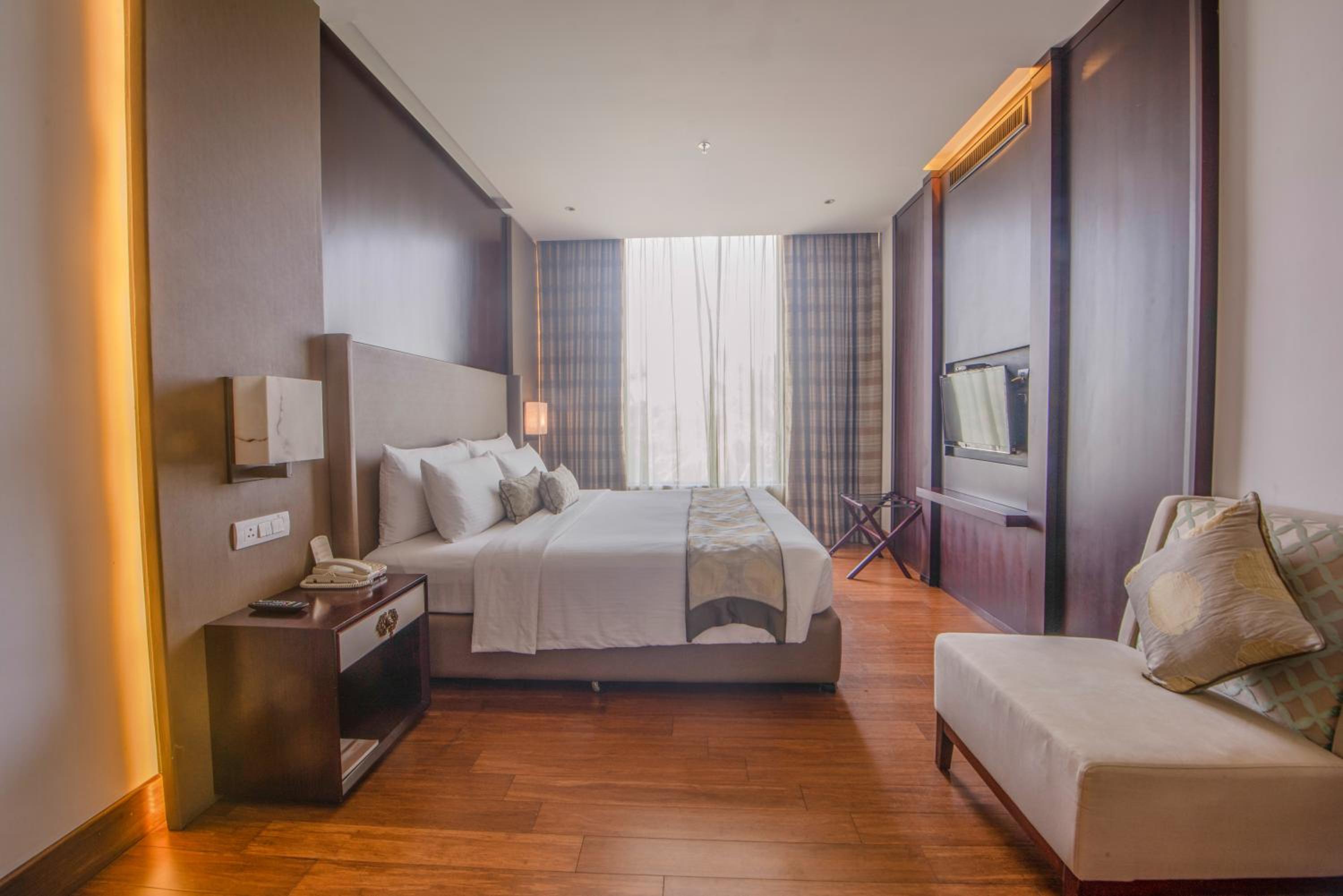 Executive Suite Including Both Way Airport Transfers - Photo 2