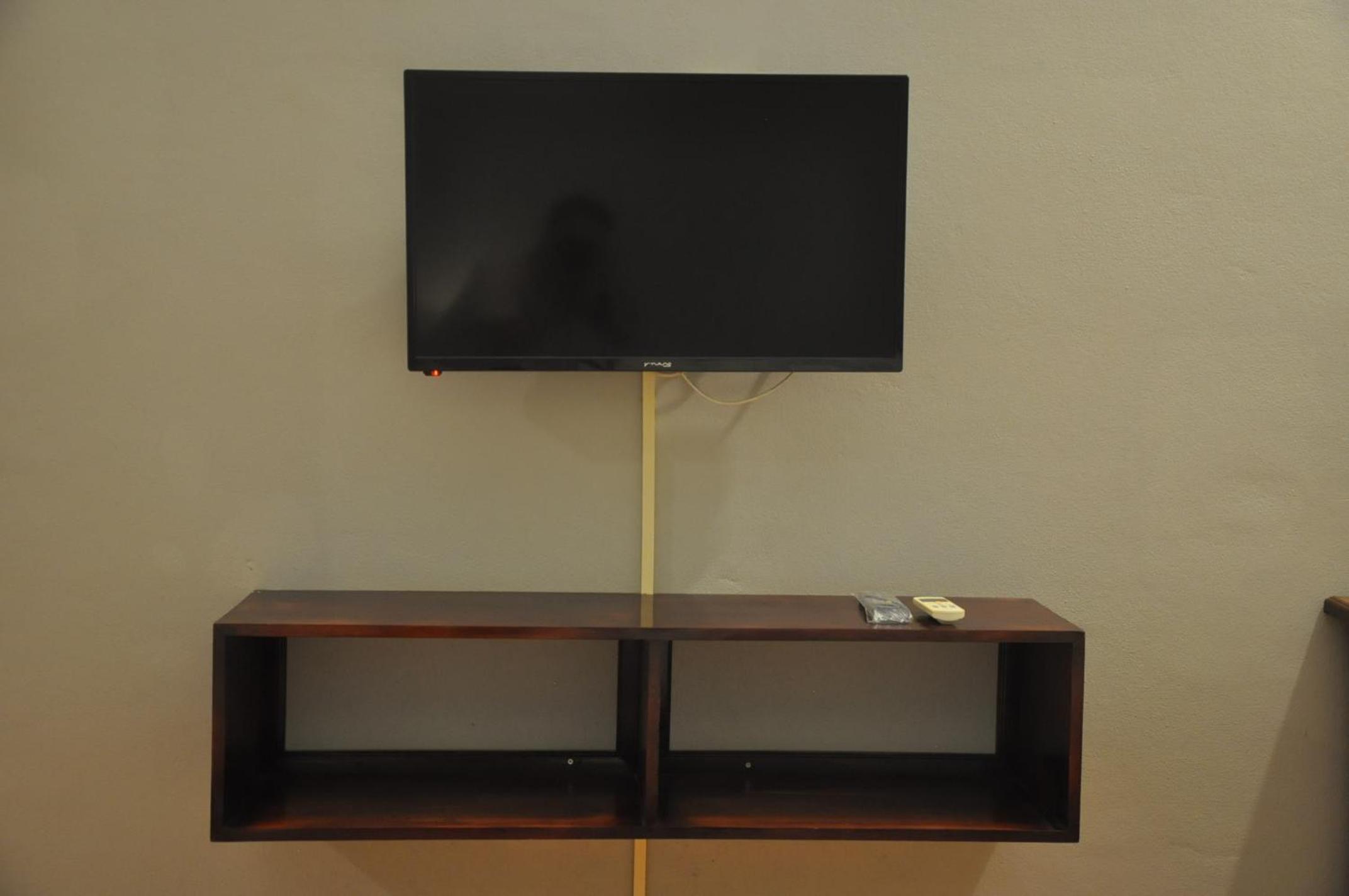 Deluxe King Room - Photo 5