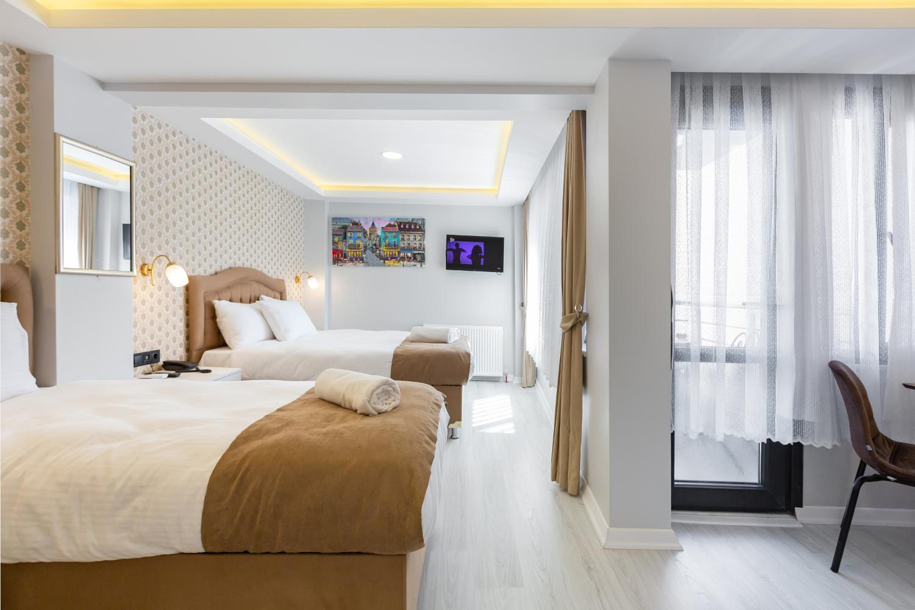Deluxe Quadruple Suite with Sea View Balcony. photo 2
