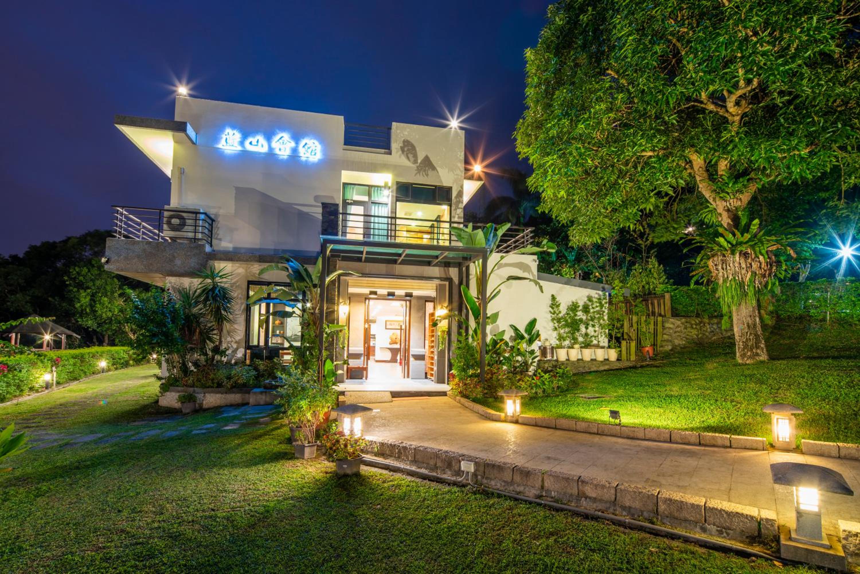 Villa with Sea View photo 3