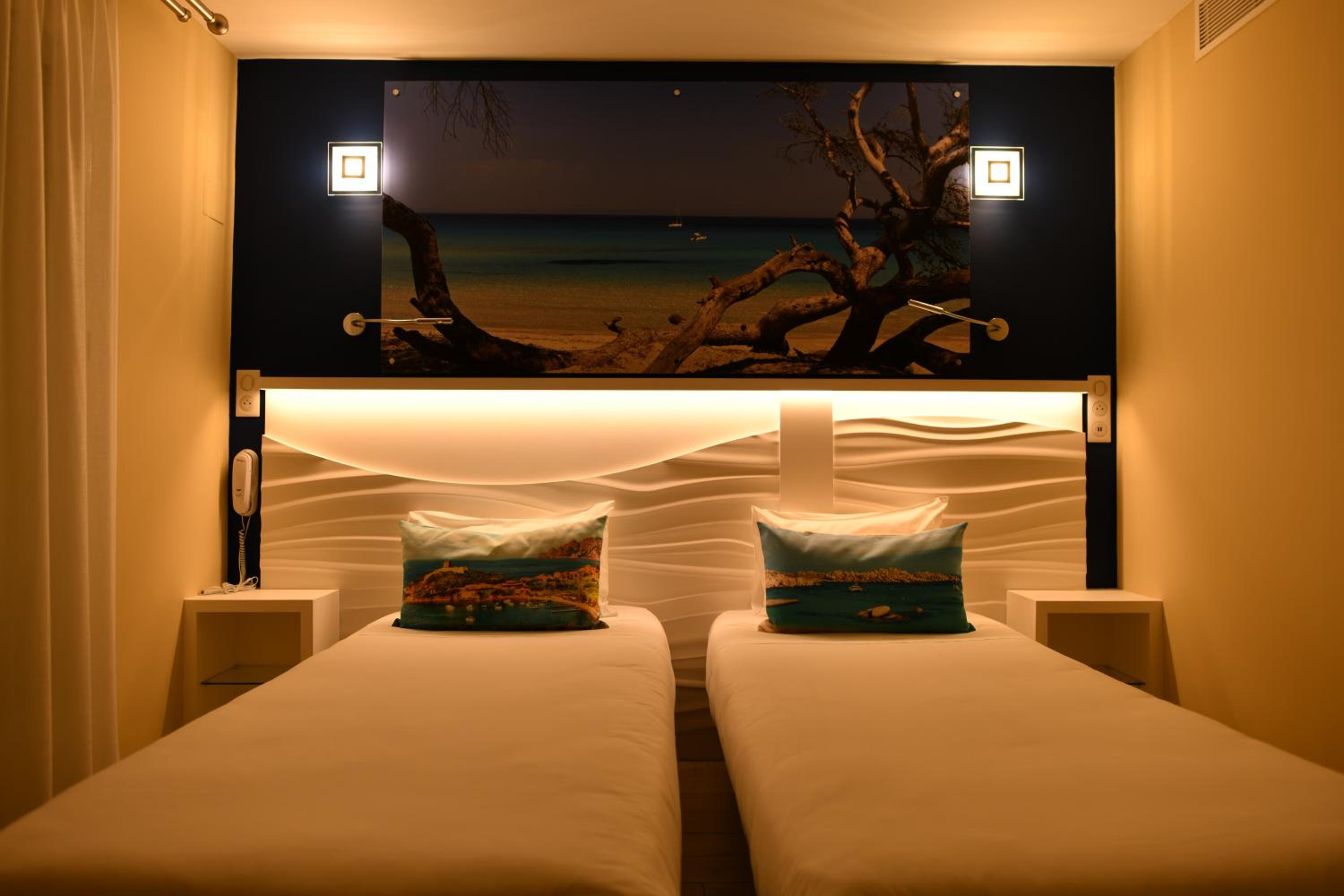 Superior Twin Room - Photo 7
