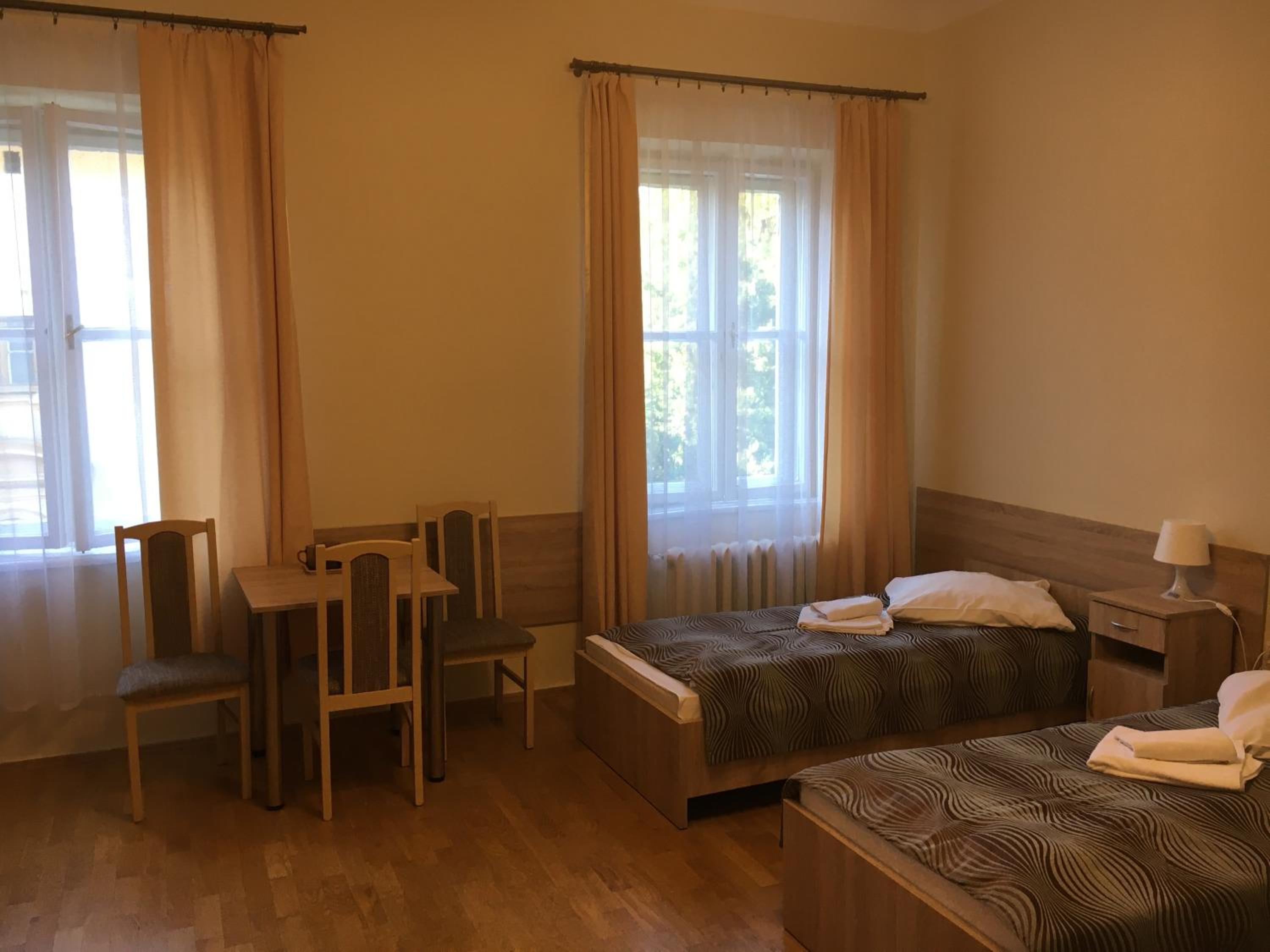 Triple Room with Bathroom - Photo 4