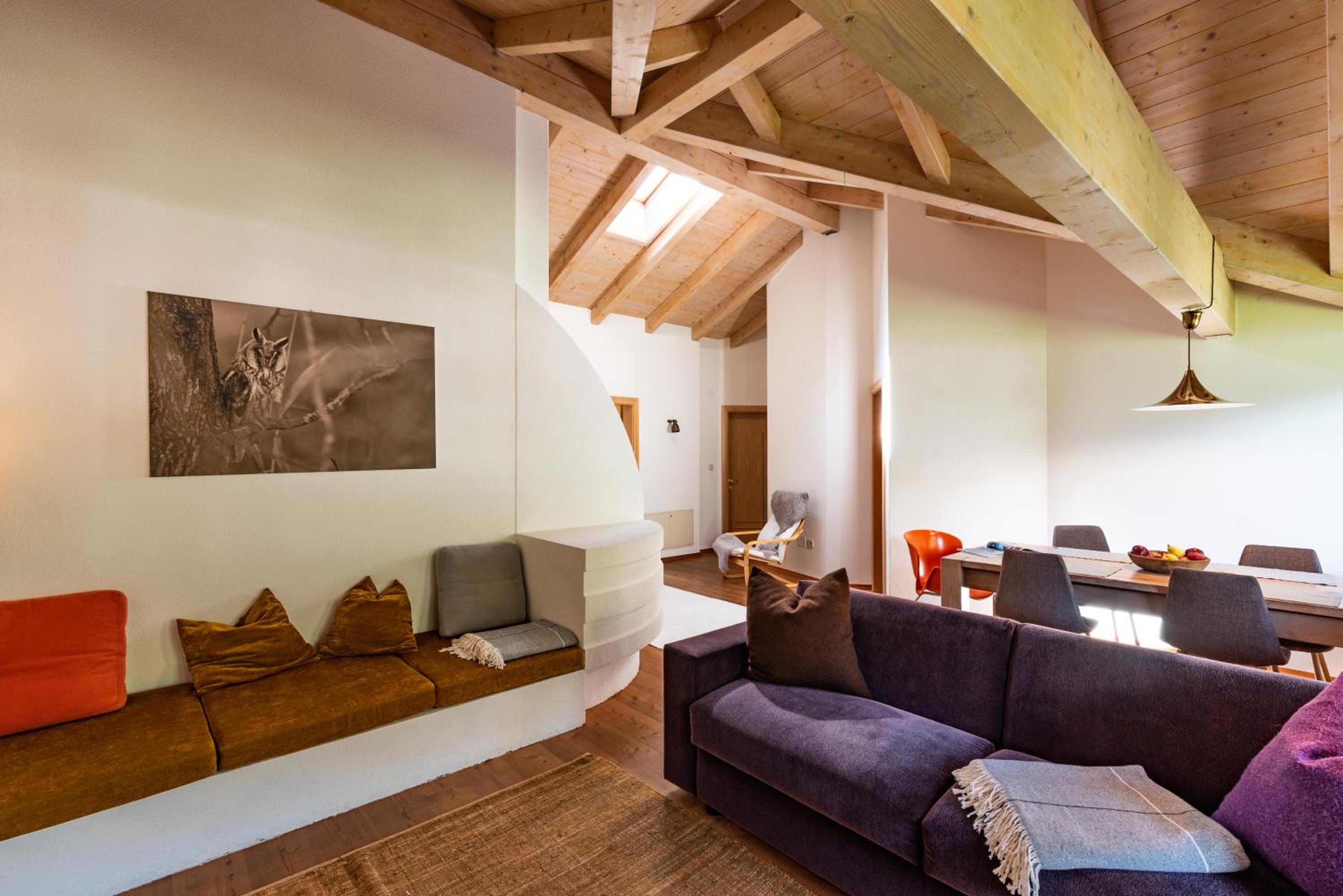 Apartment with Mountain View