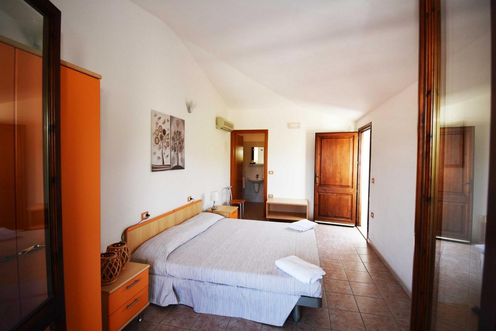 Double or Twin Room - Photo 6