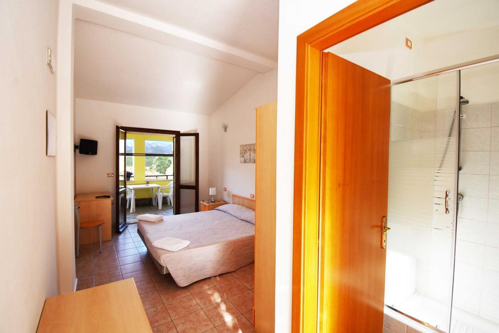 Double or Twin Room - Photo 7