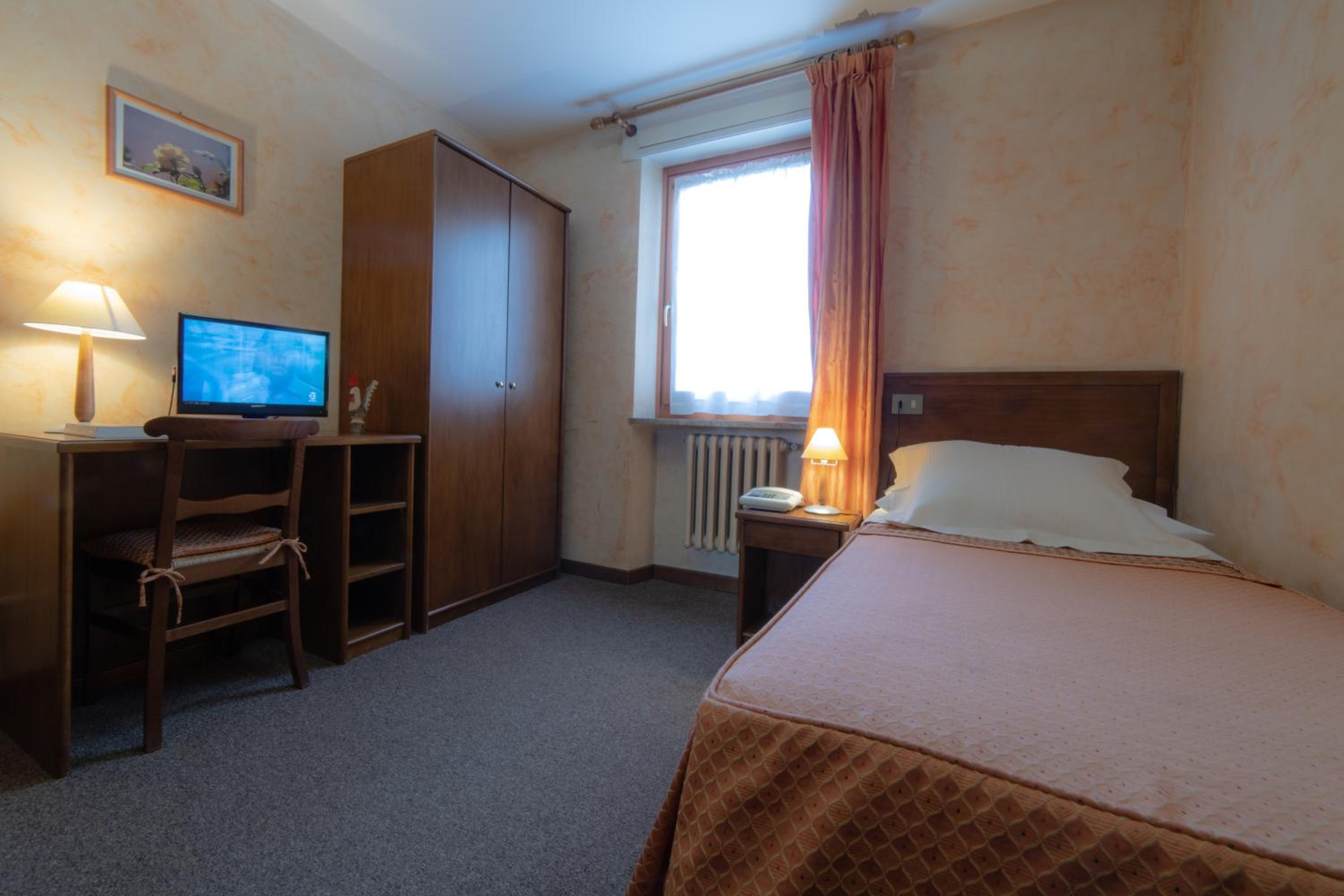 Single Room photo 2