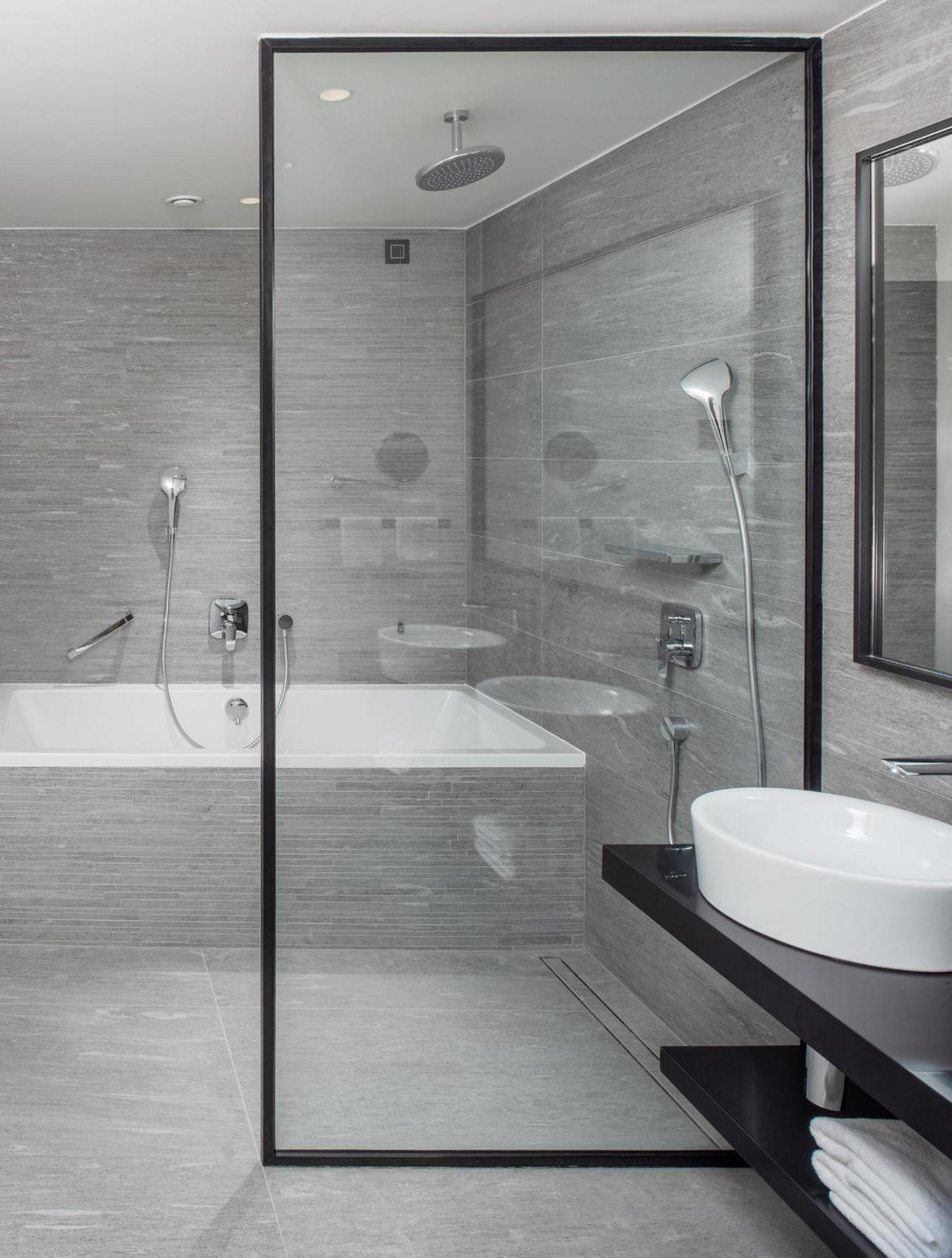 Junior Suite with Terrace and Sea View thumbnail 6