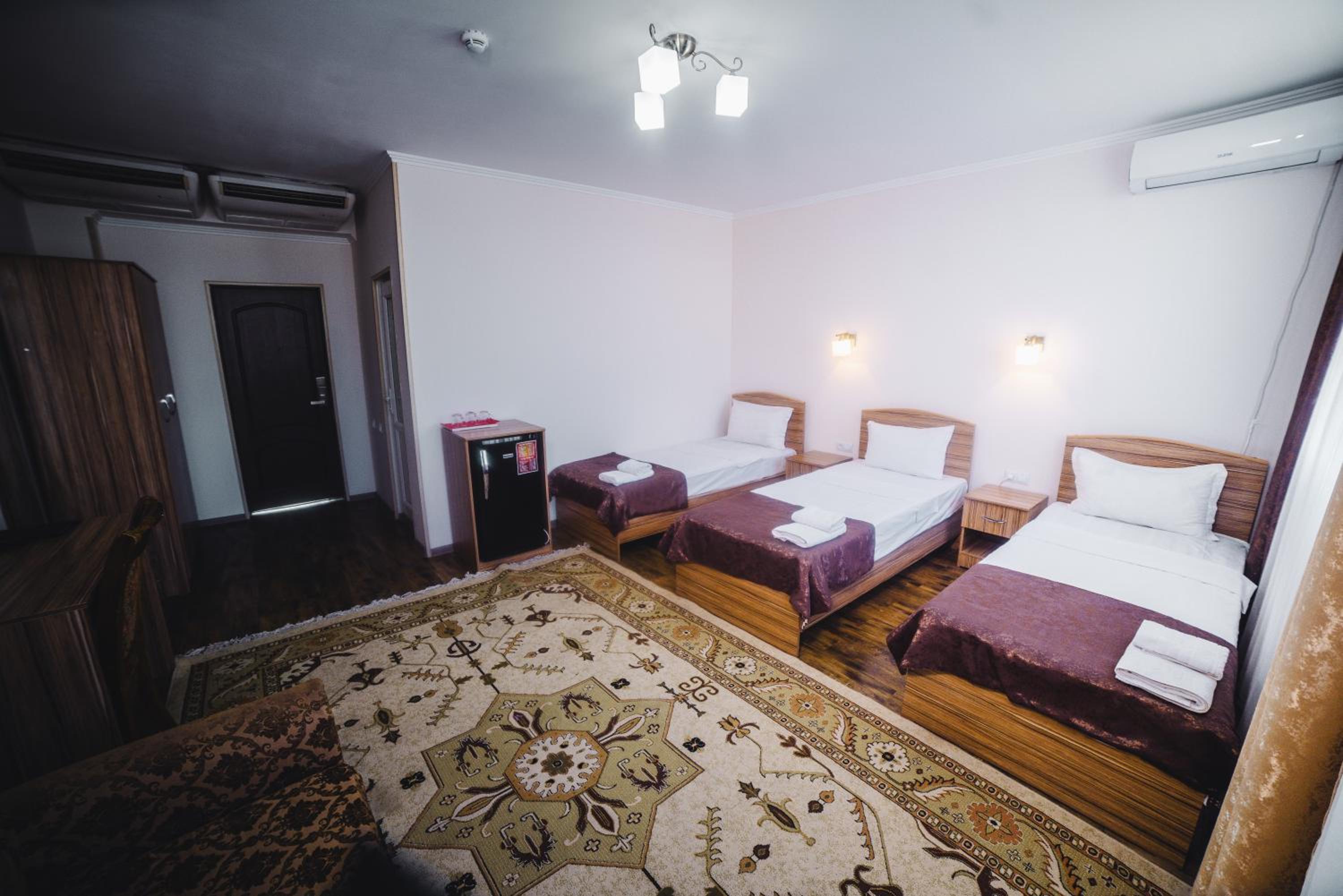 Standard Triple Room photo 2