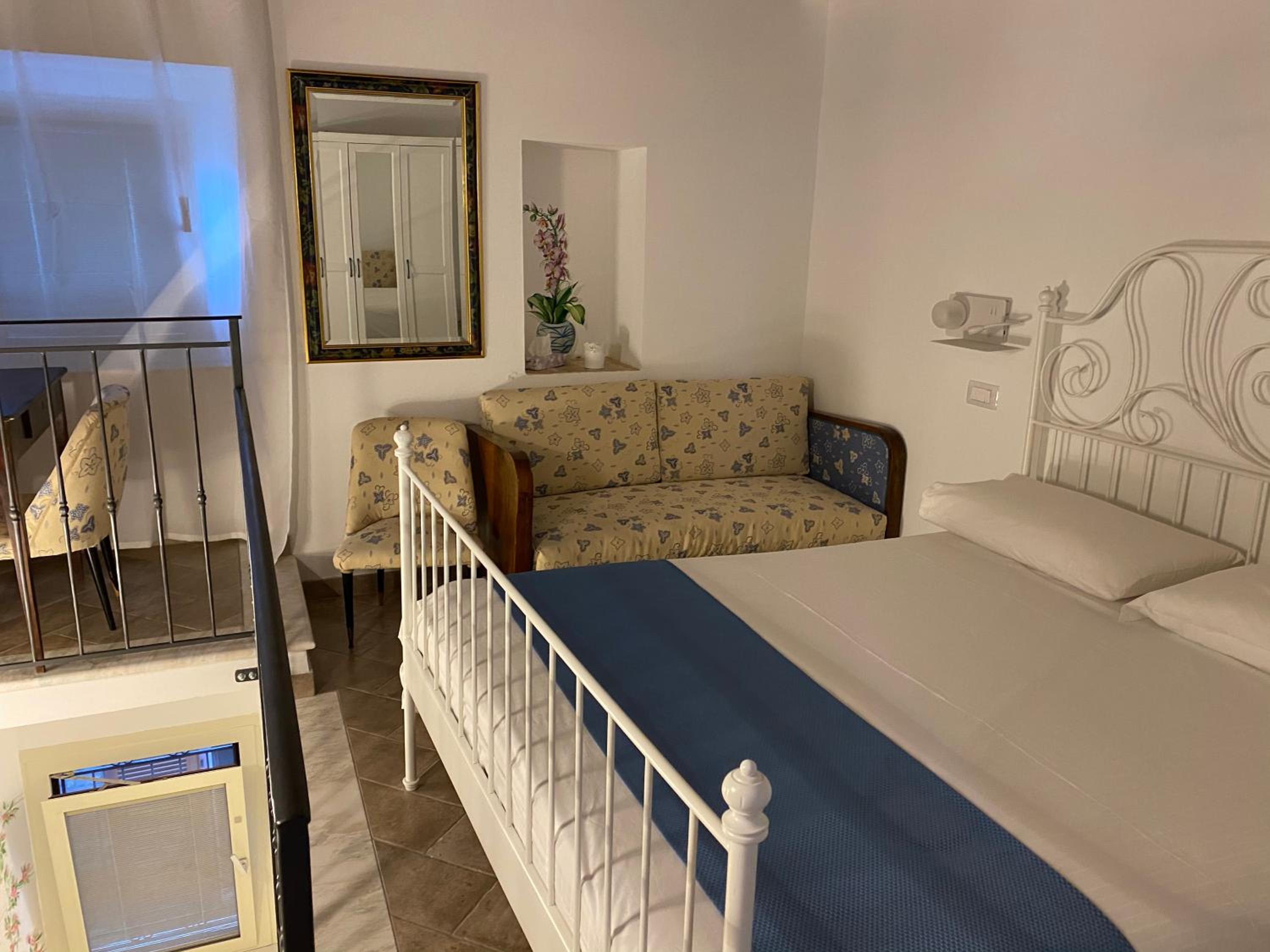 Double or Twin Room with Shared Bathroom