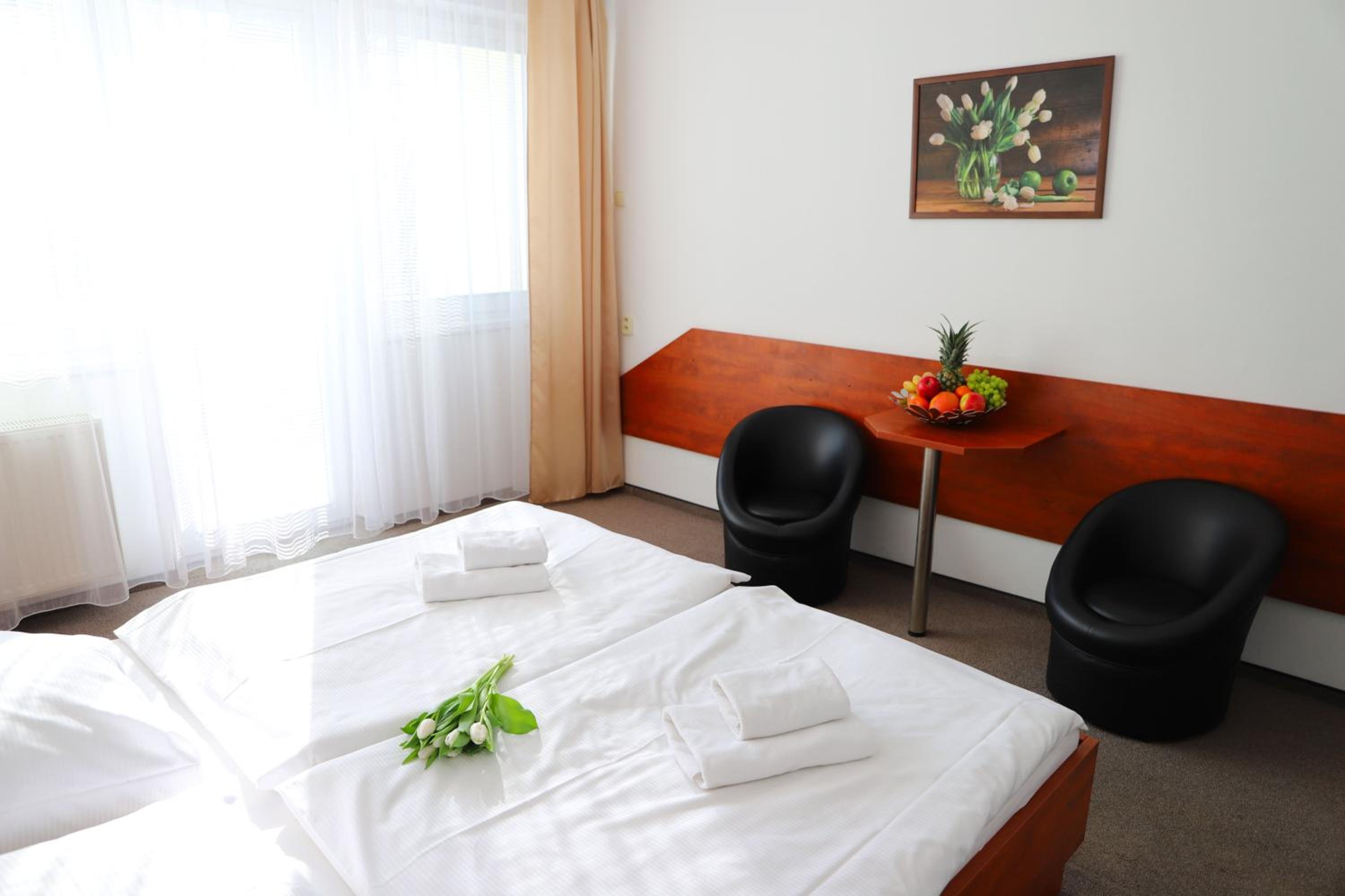 Double Room - Photo 5