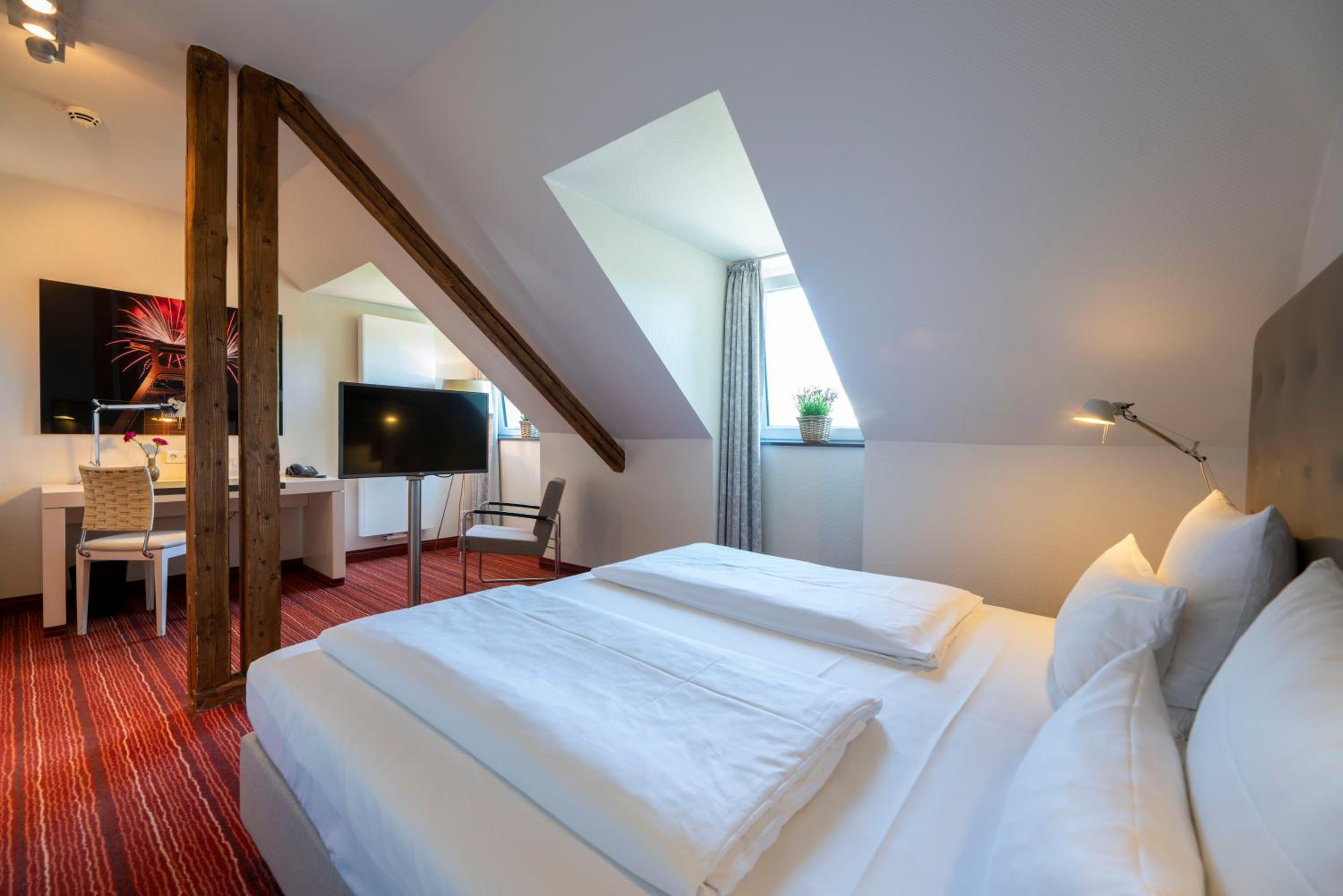 Business Double Room - Photo 1