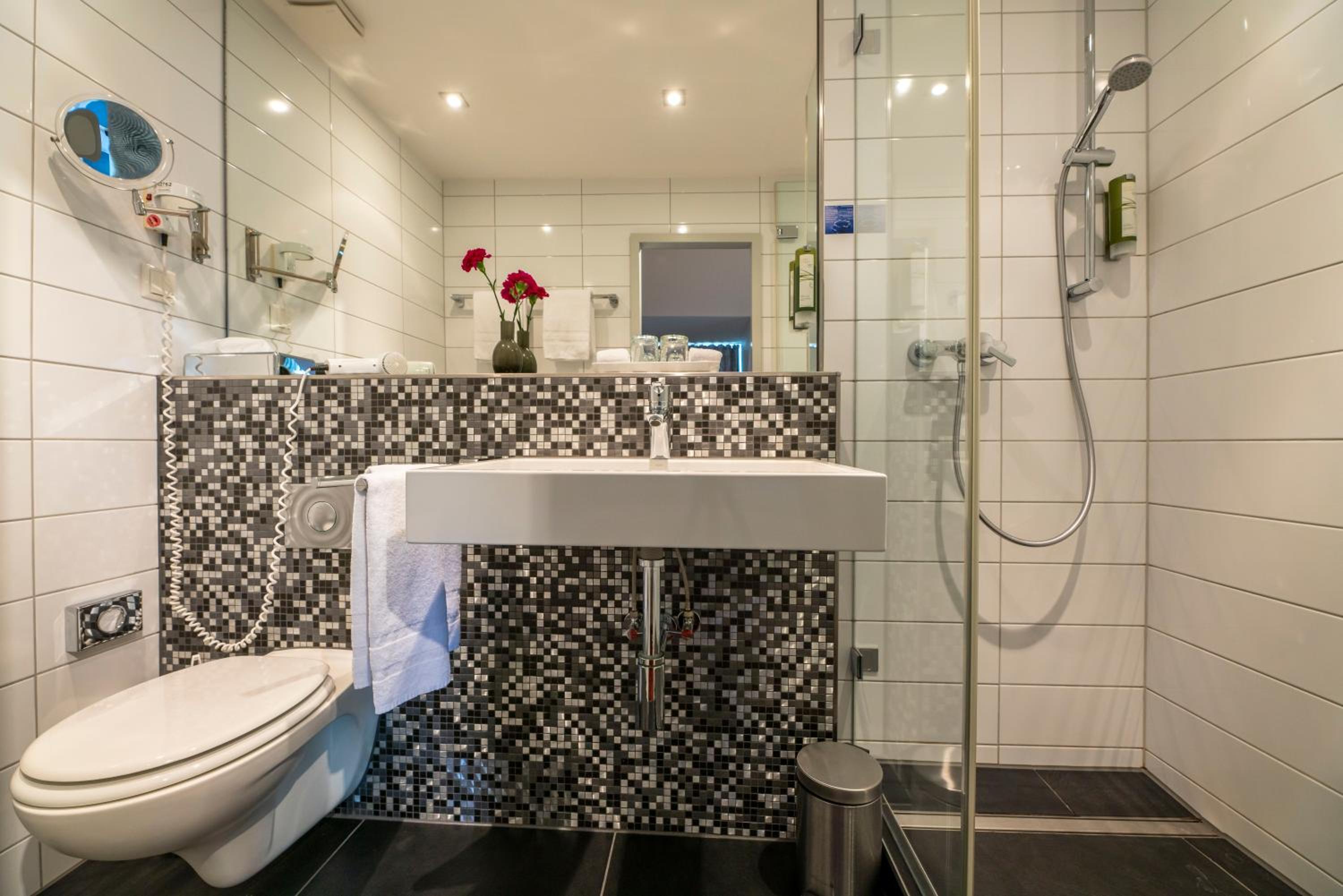 Business Double Room - Photo 3