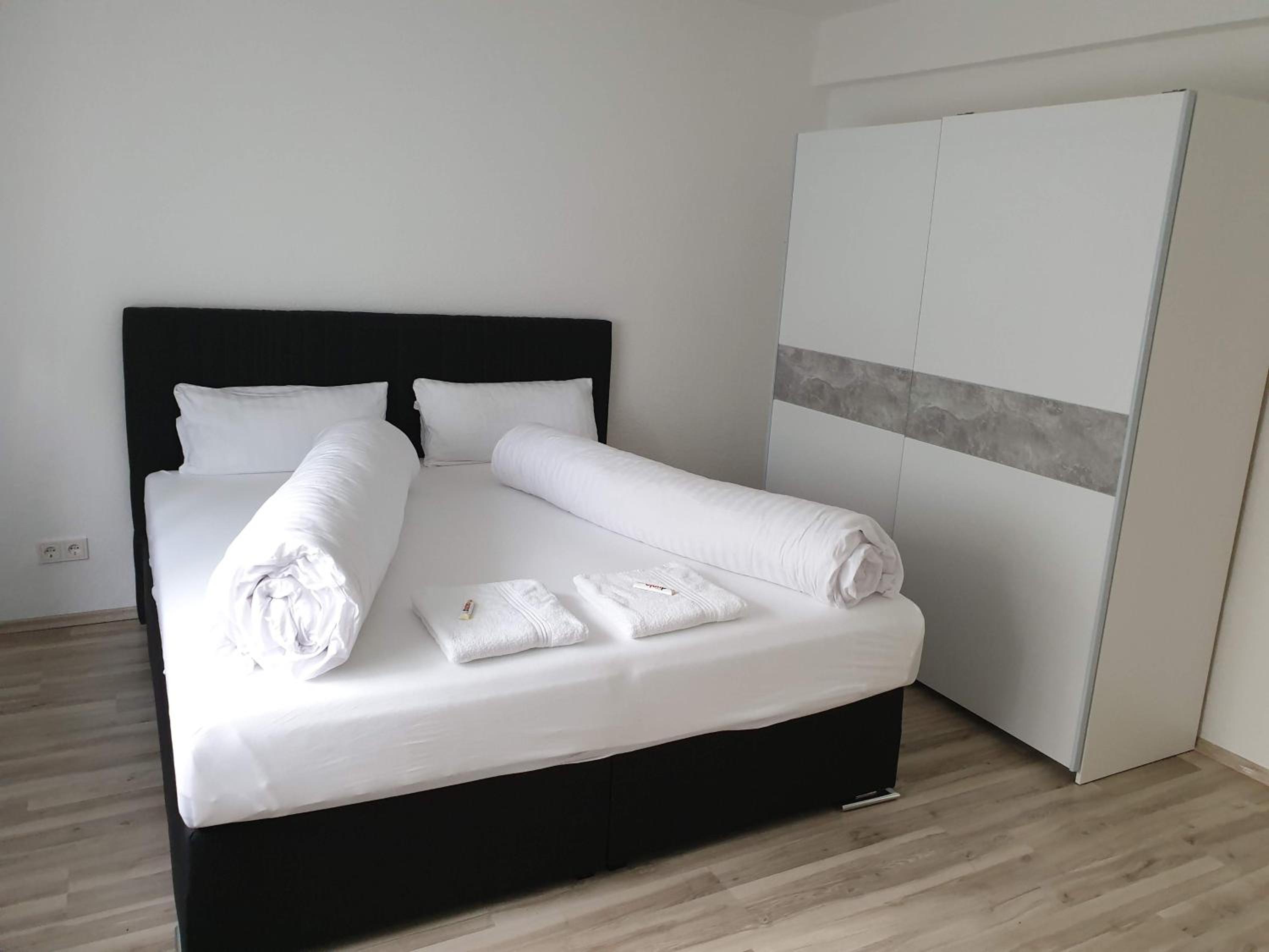 Two-Bedroom Apartment - Photo 16