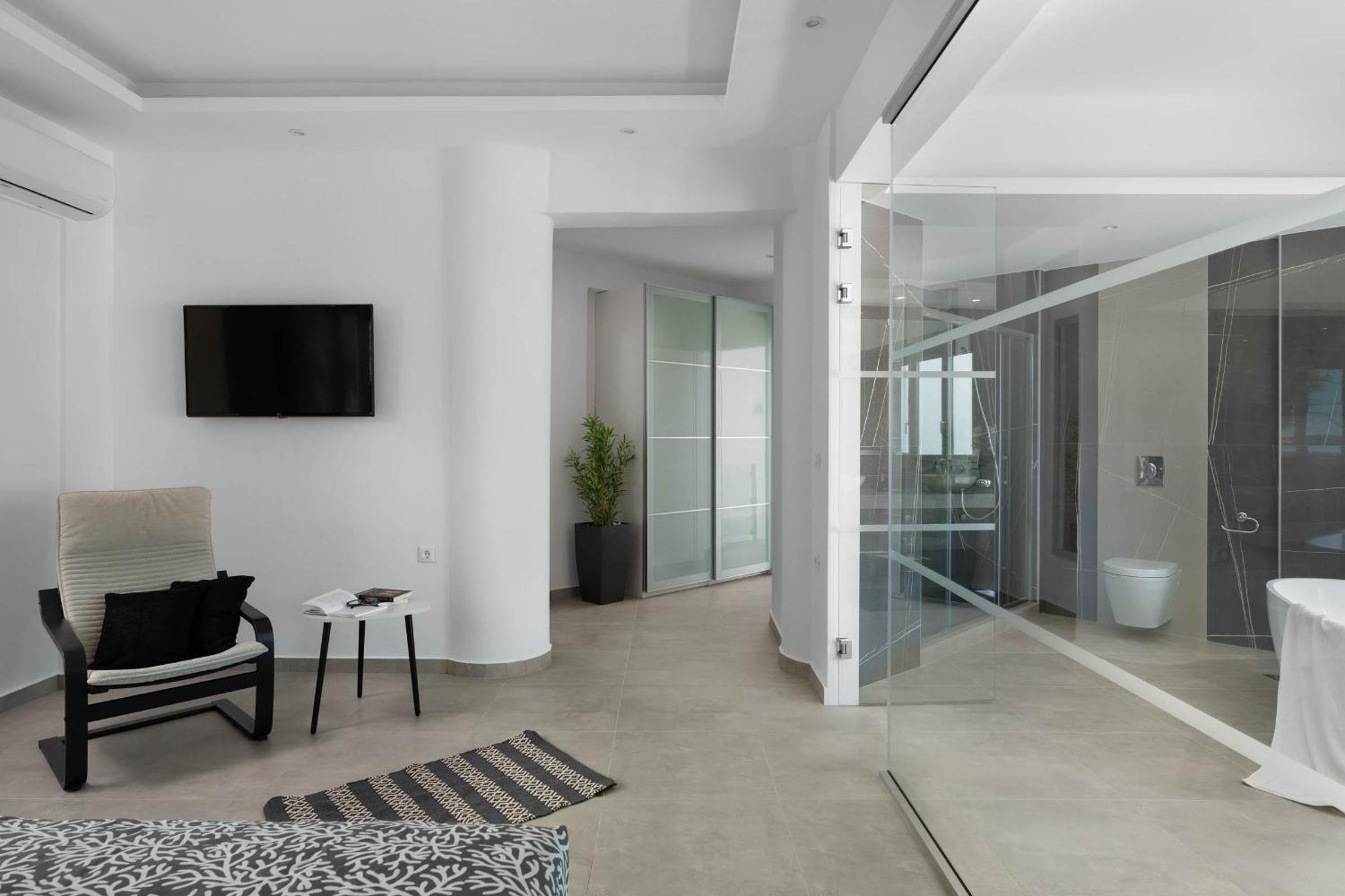 Villa photo 2