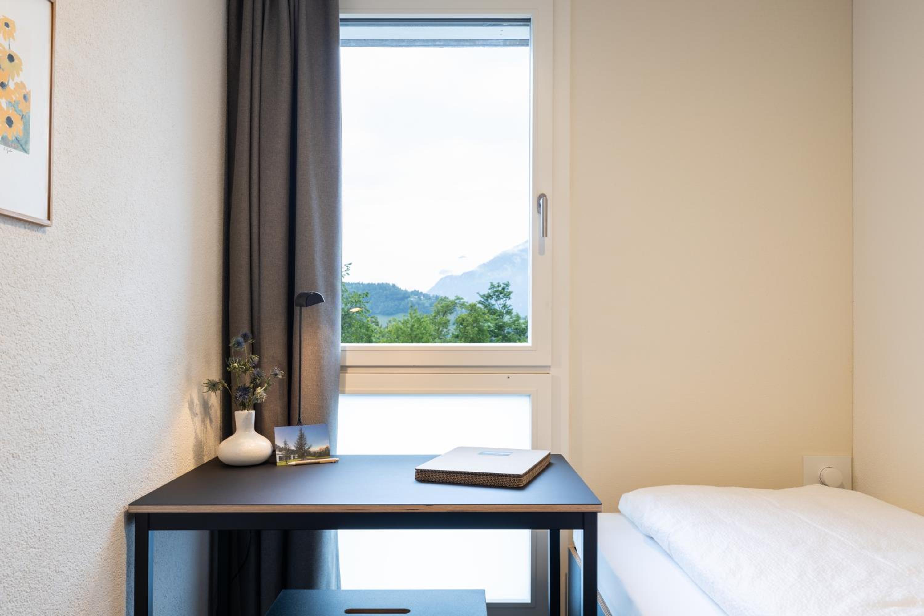 Small Single Room photo 2