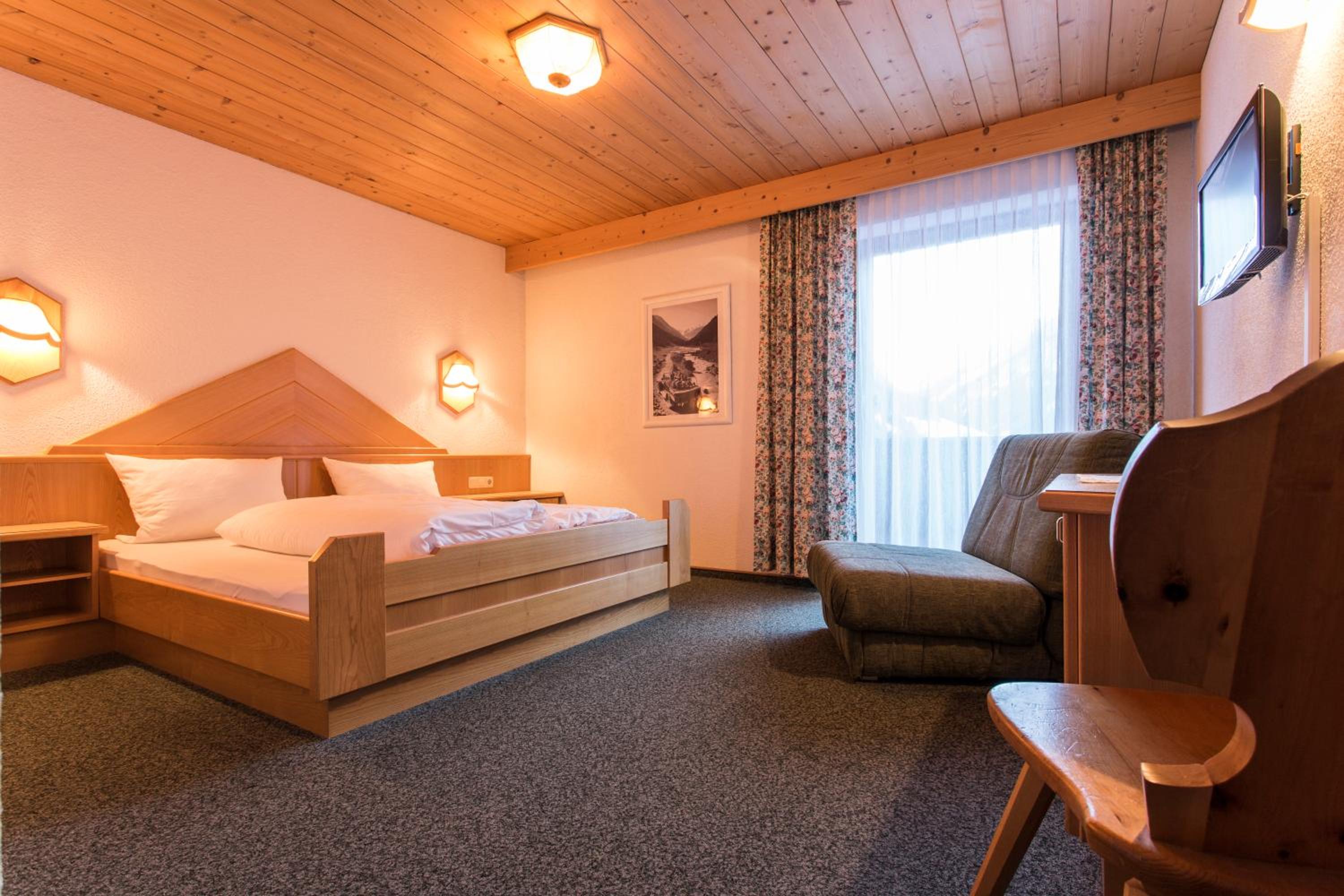 Double Room with Balcony photo 2