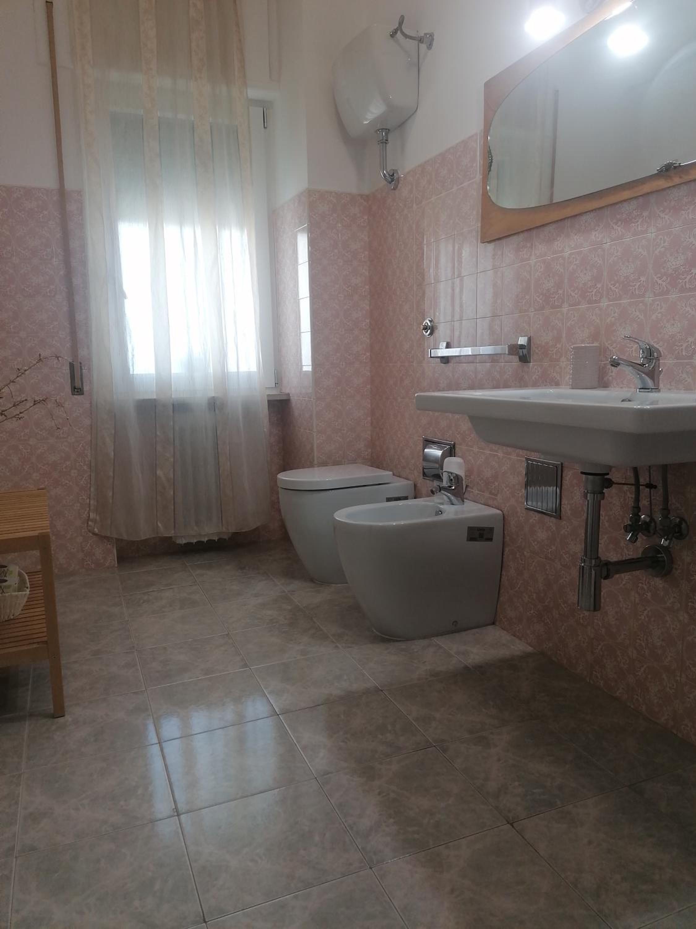 Twin Room - Photo 2