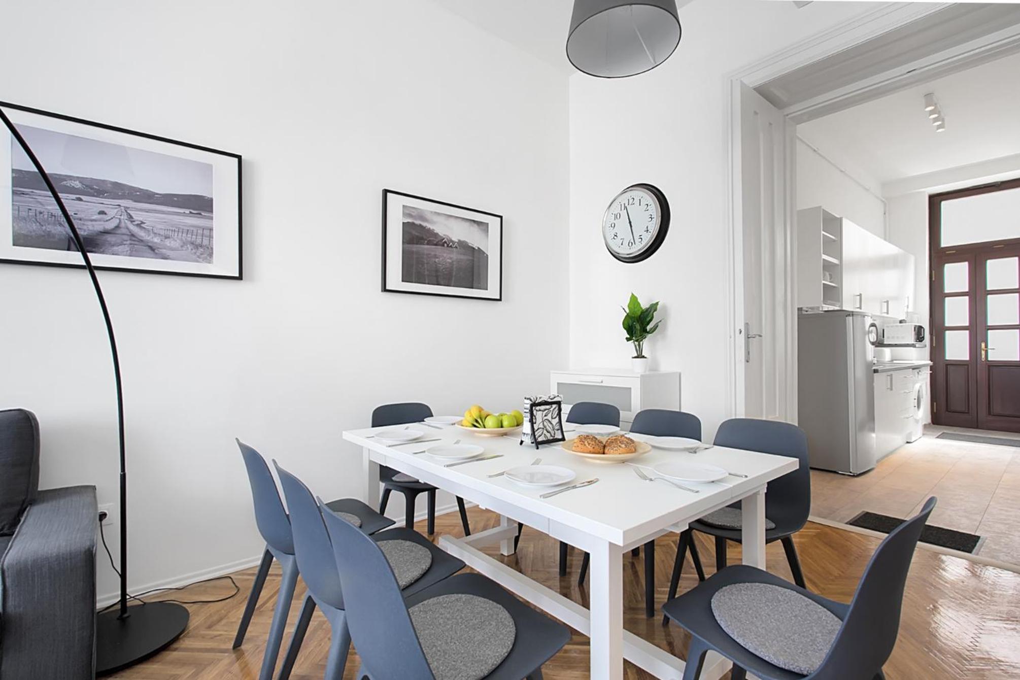 Apartment - Photo 32