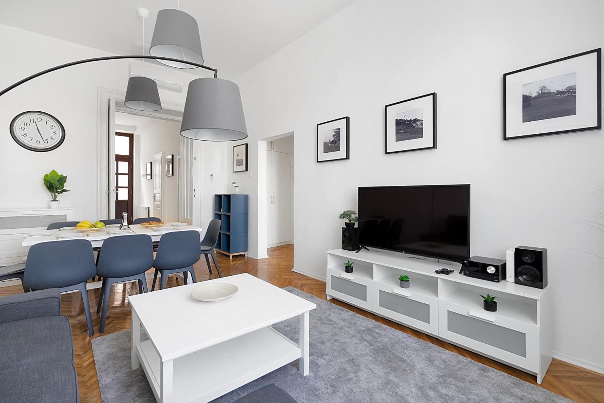 Apartment - Photo 2