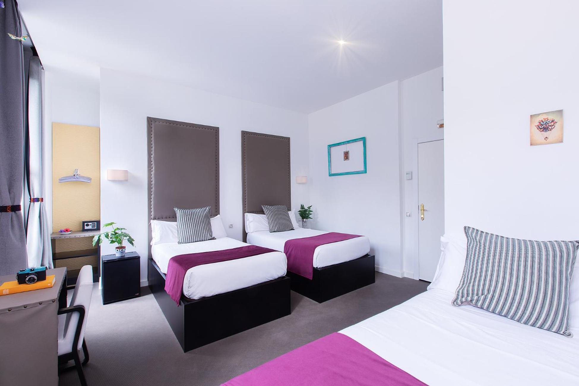 Triple Room with Balcony photo 3