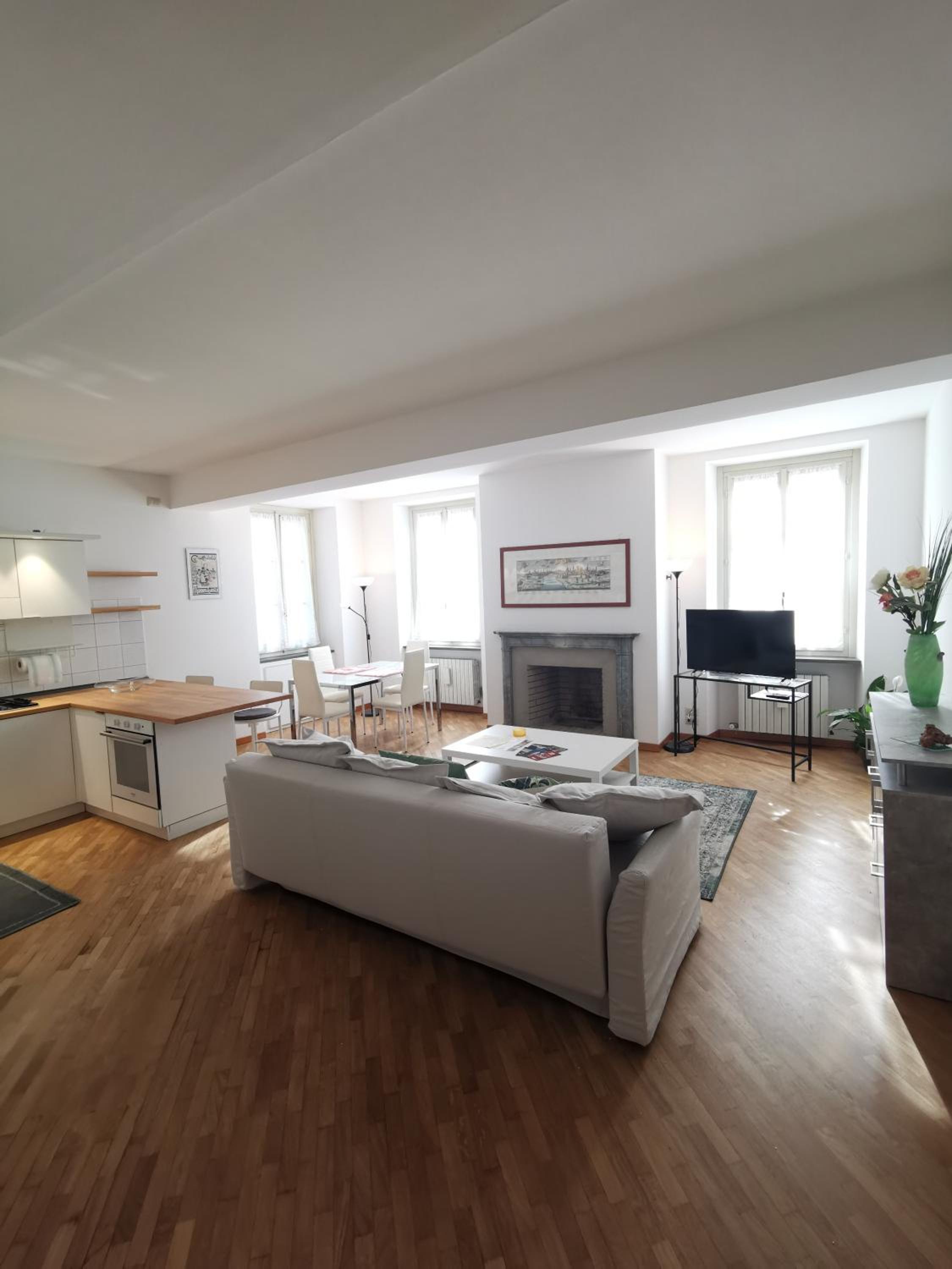 Deluxe Apartment photo 2