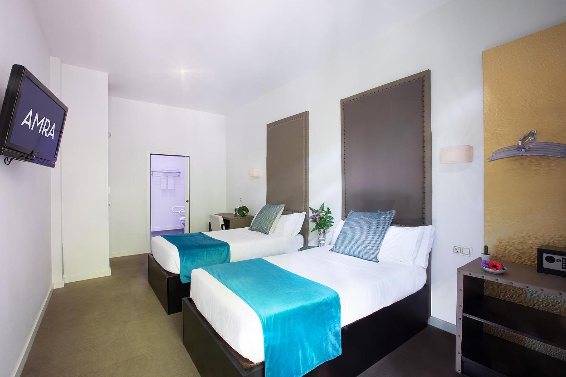 Twin Room with Balcony photo 2
