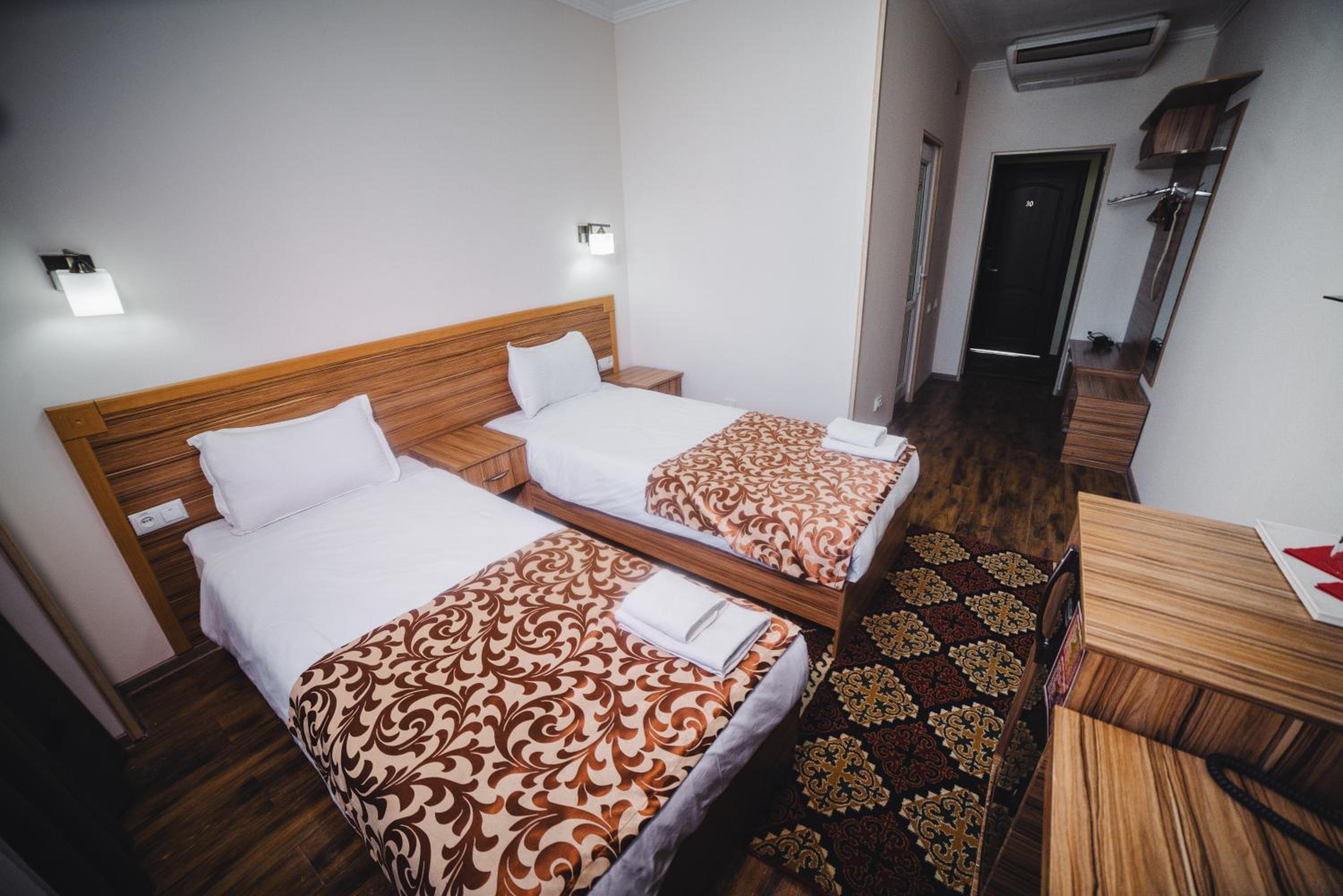 Standard Double or Twin Room photo 1
