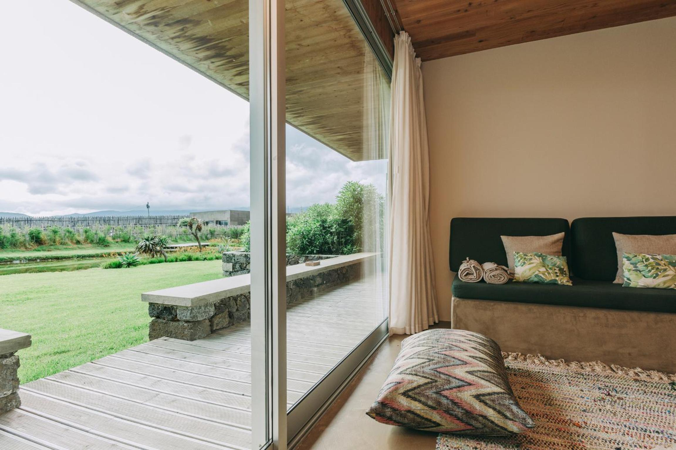 One-Bedroom Villa with Garden View photo 2