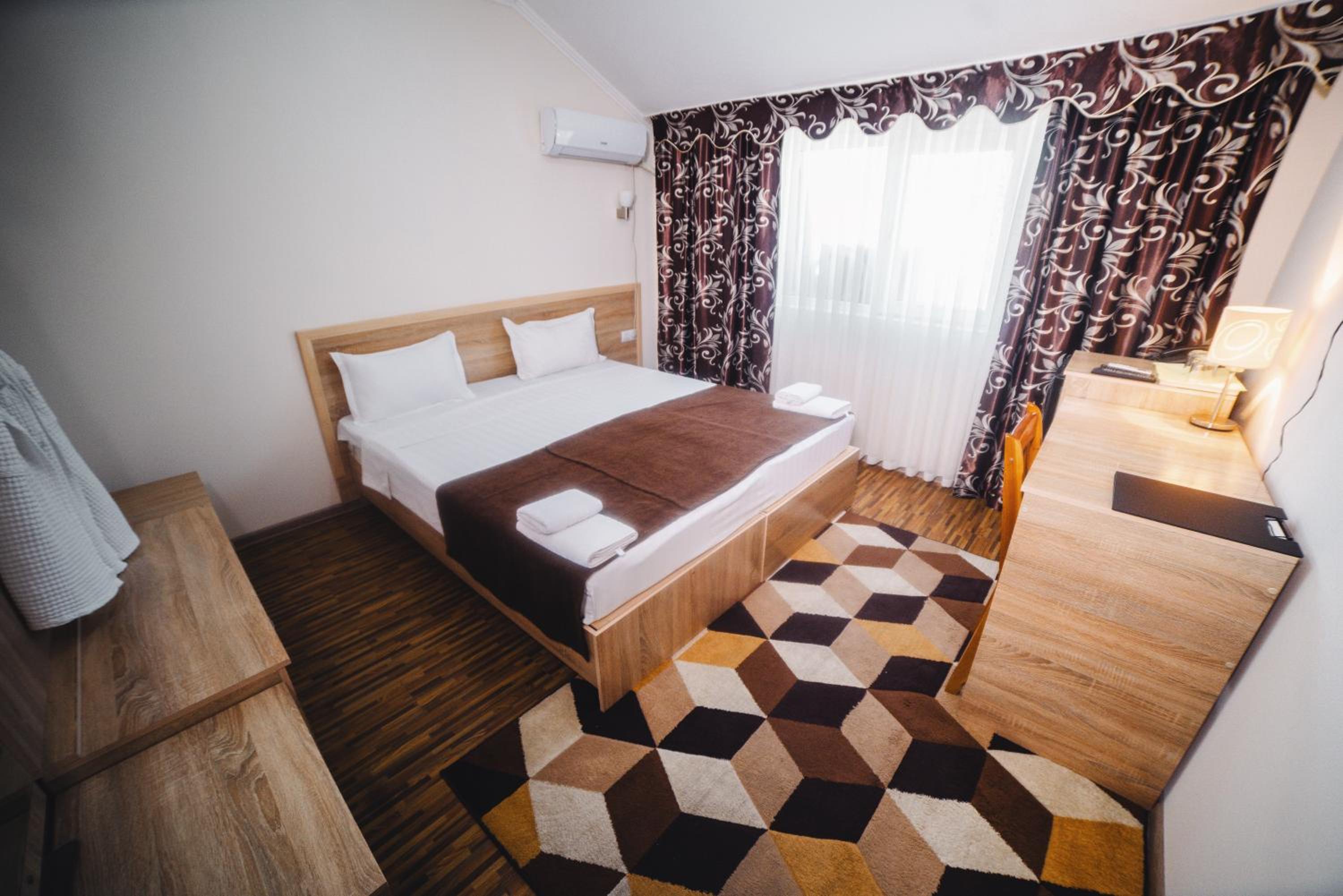 Standard Double or Twin Room photo 2