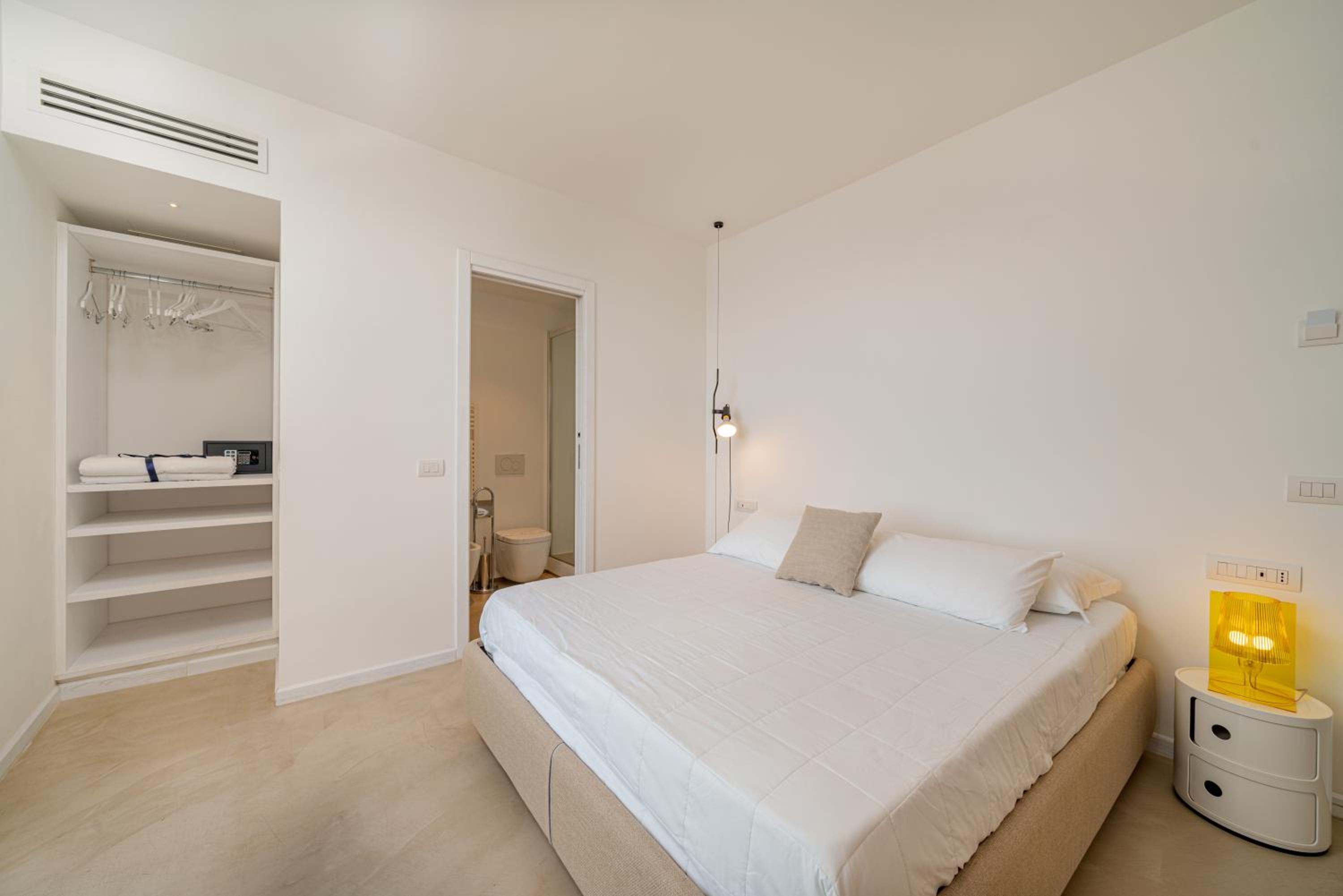 Deluxe Double Room with Balcony and Sea View
