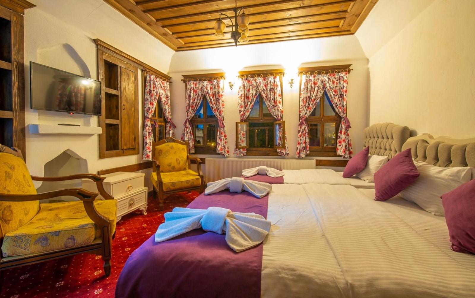 Deluxe Triple Room