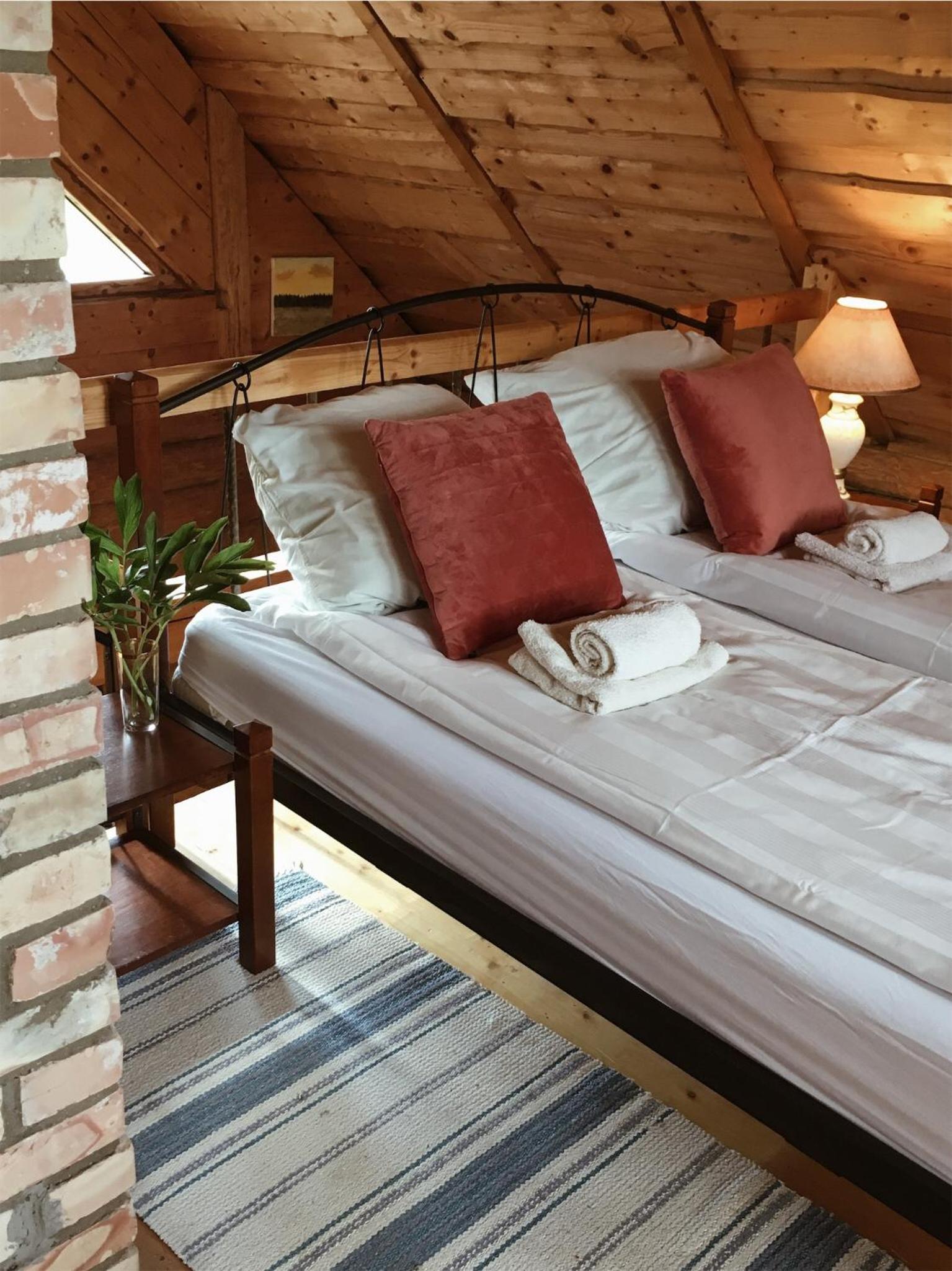 One-Bedroom House - Photo 13