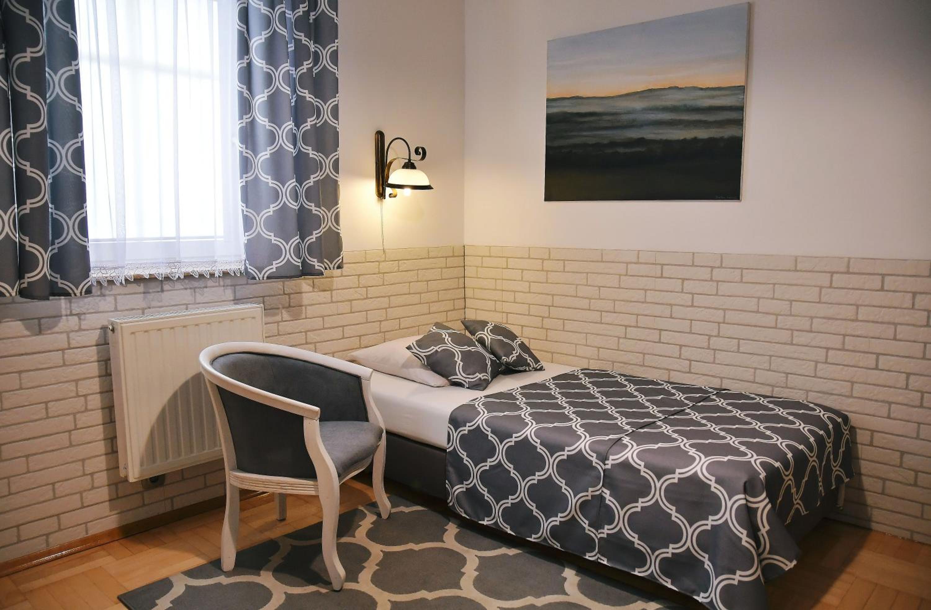 Double or Twin Room - Photo 15