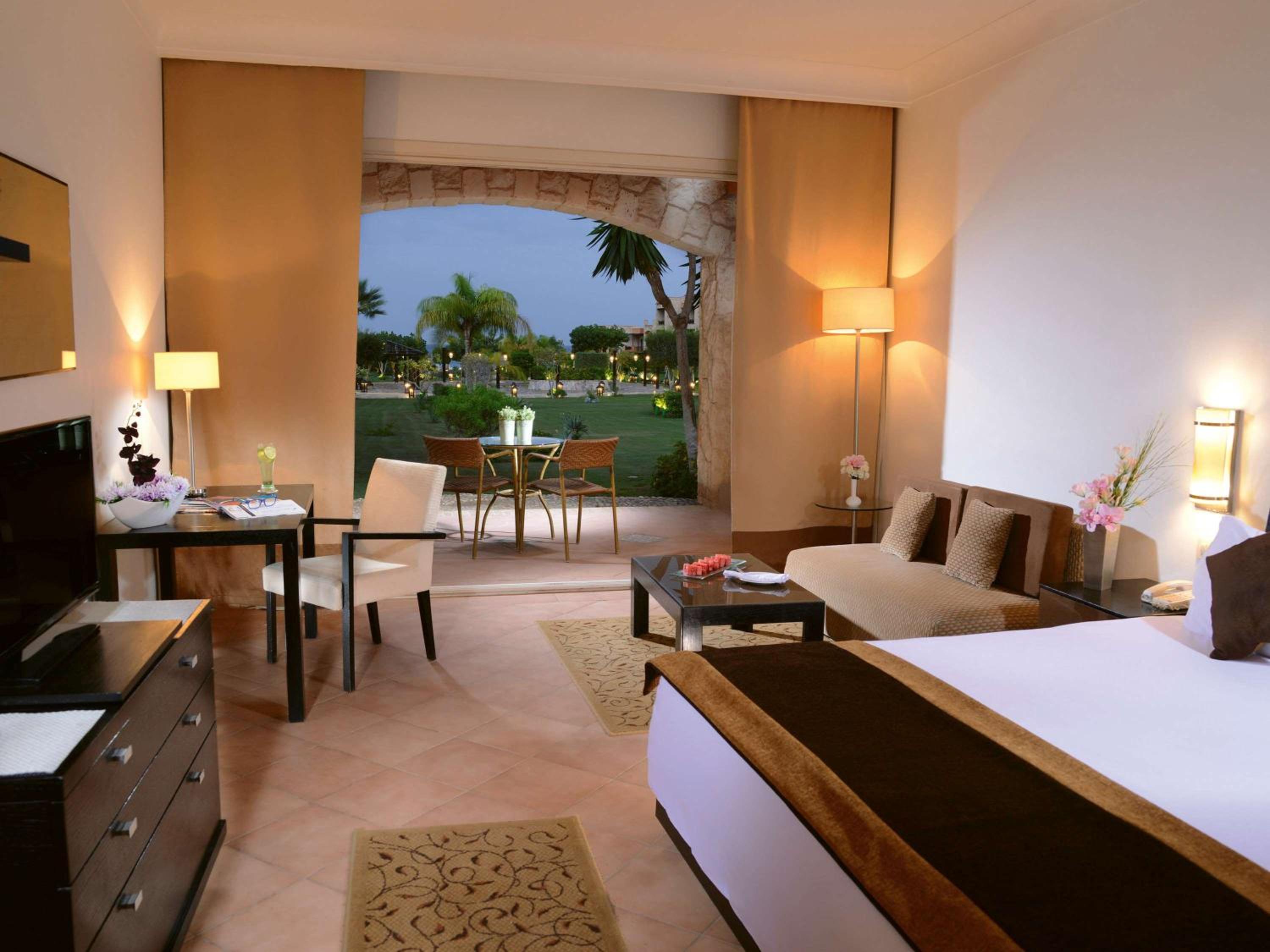 Deluxe King Room with Garden View - Photo 1