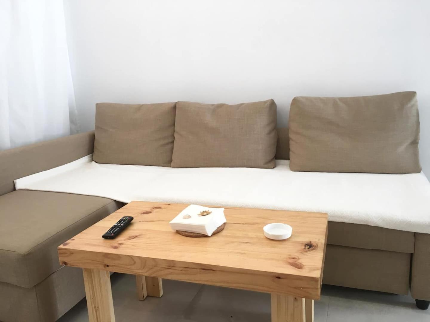 One-Bedroom Apartment - Photo 9