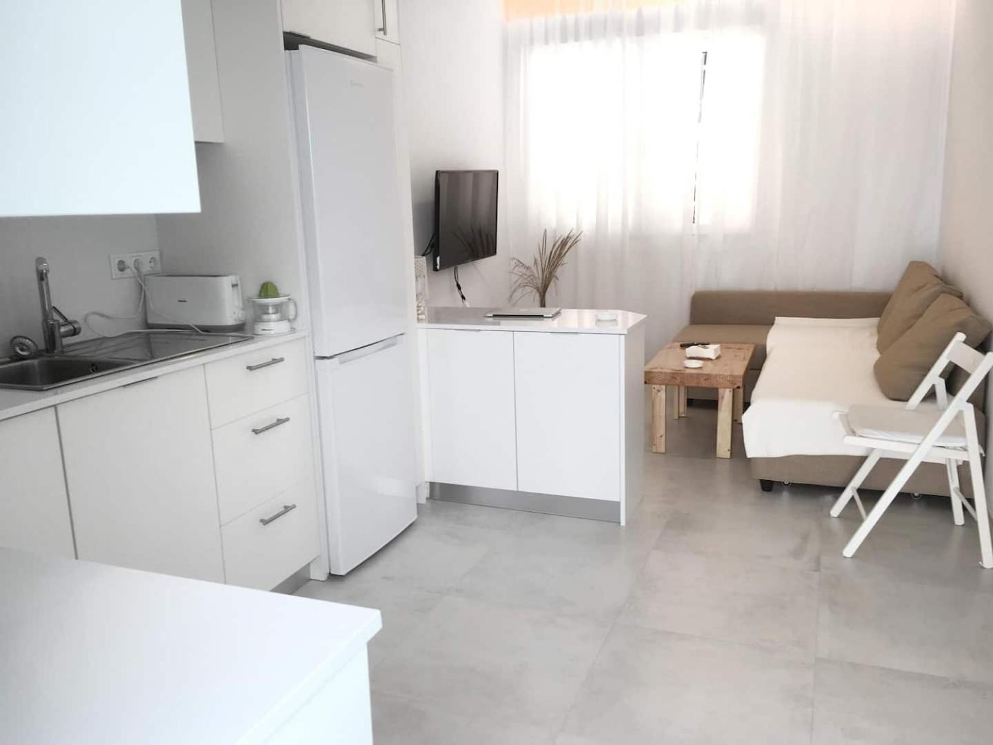 One-Bedroom Apartment - Photo 8