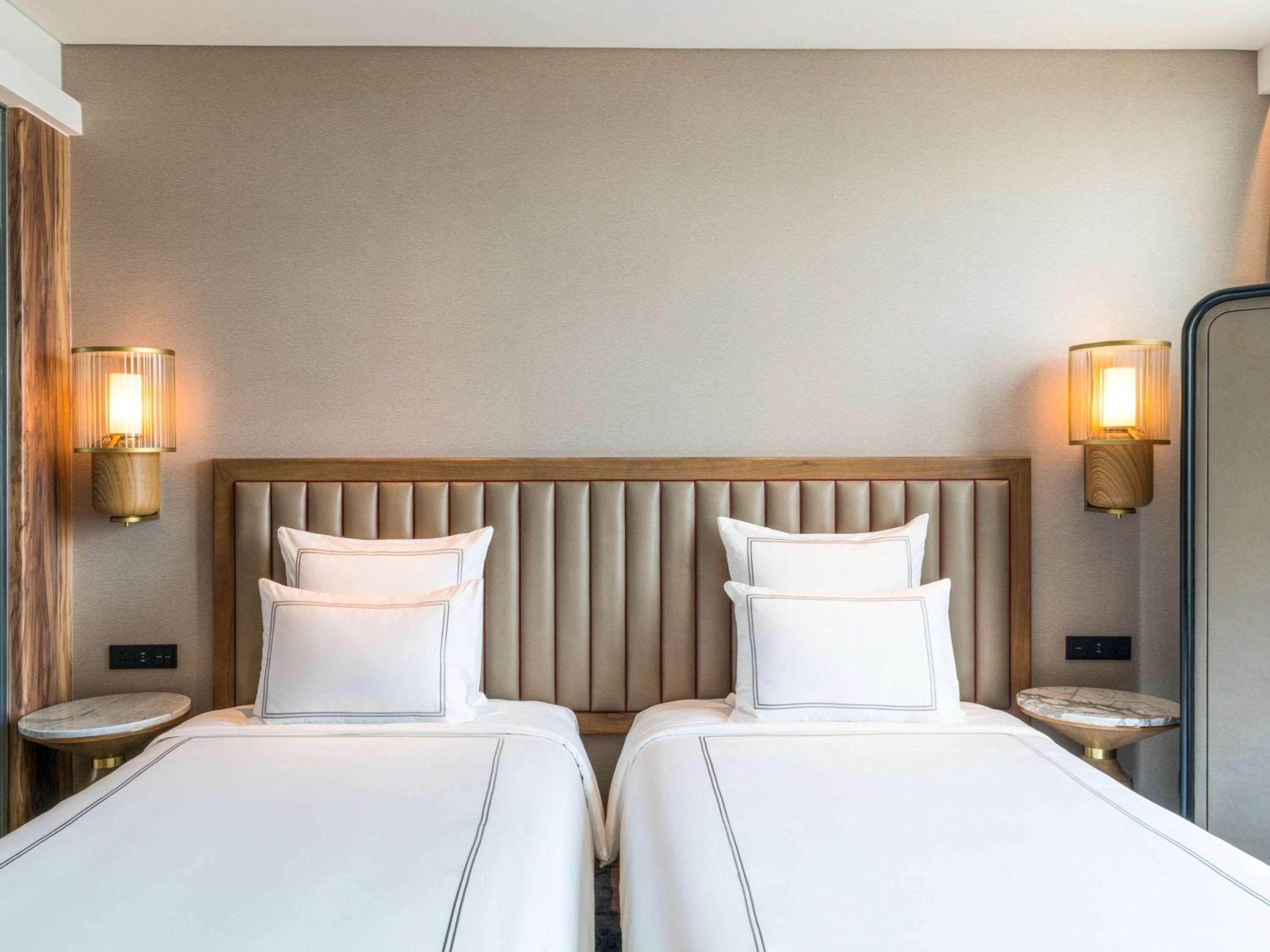 Swiss Advantage Twin Room - Photo 6