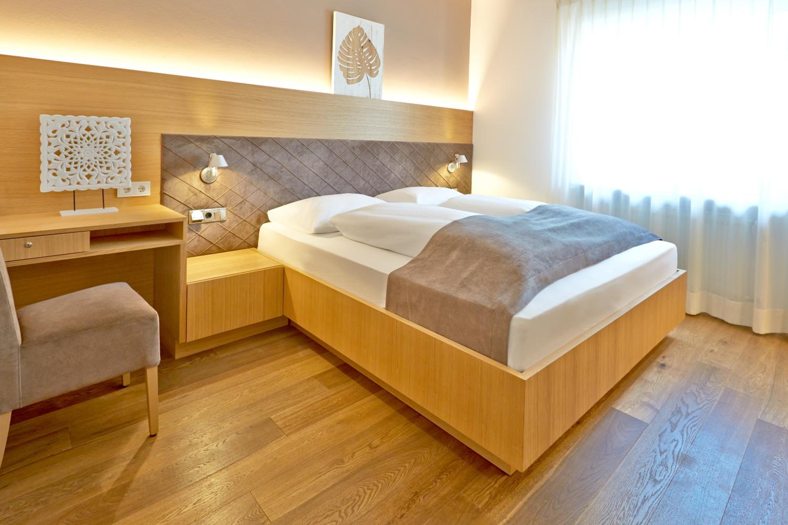 Double or Twin Room - Photo 5