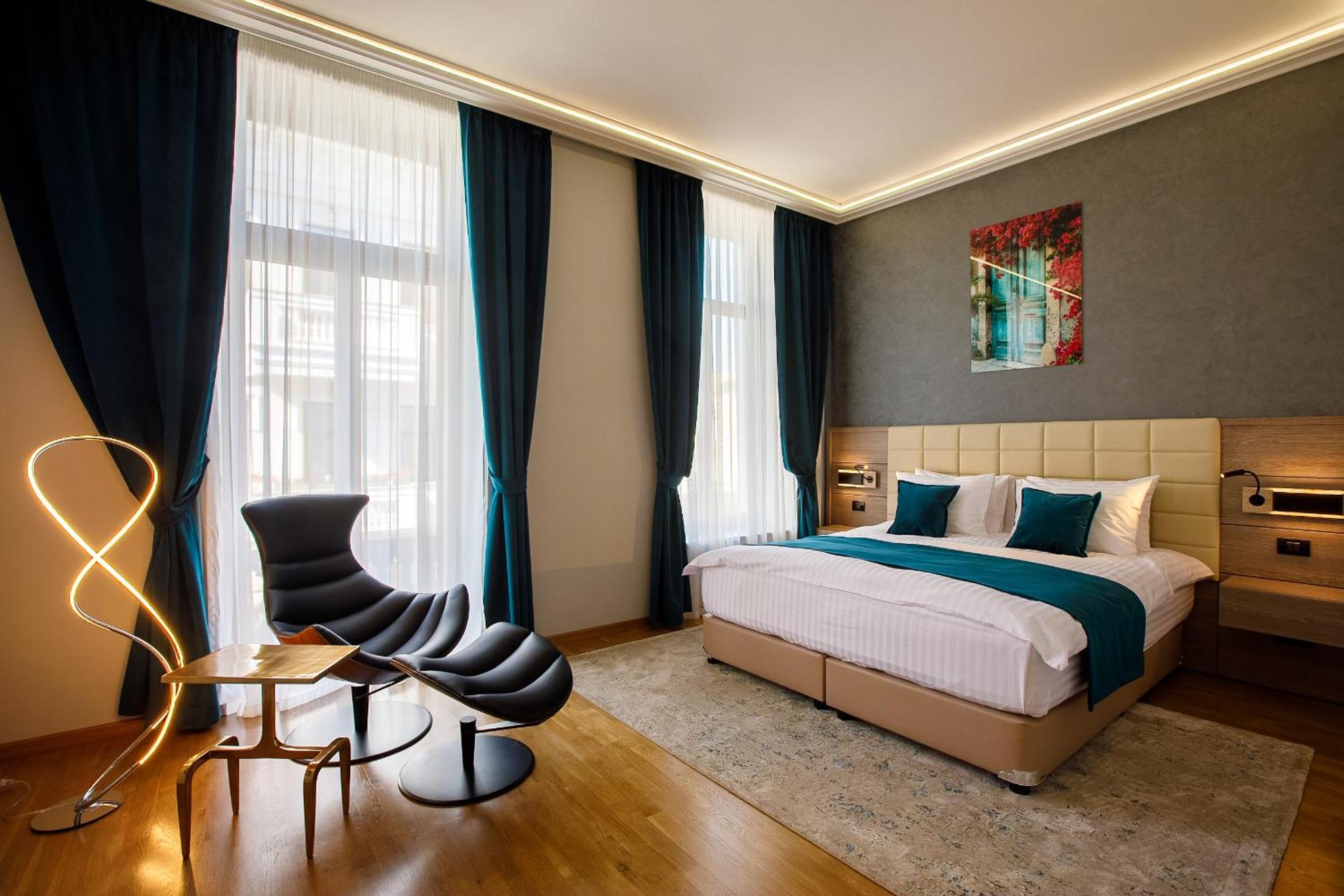 Deluxe King Room photo 2