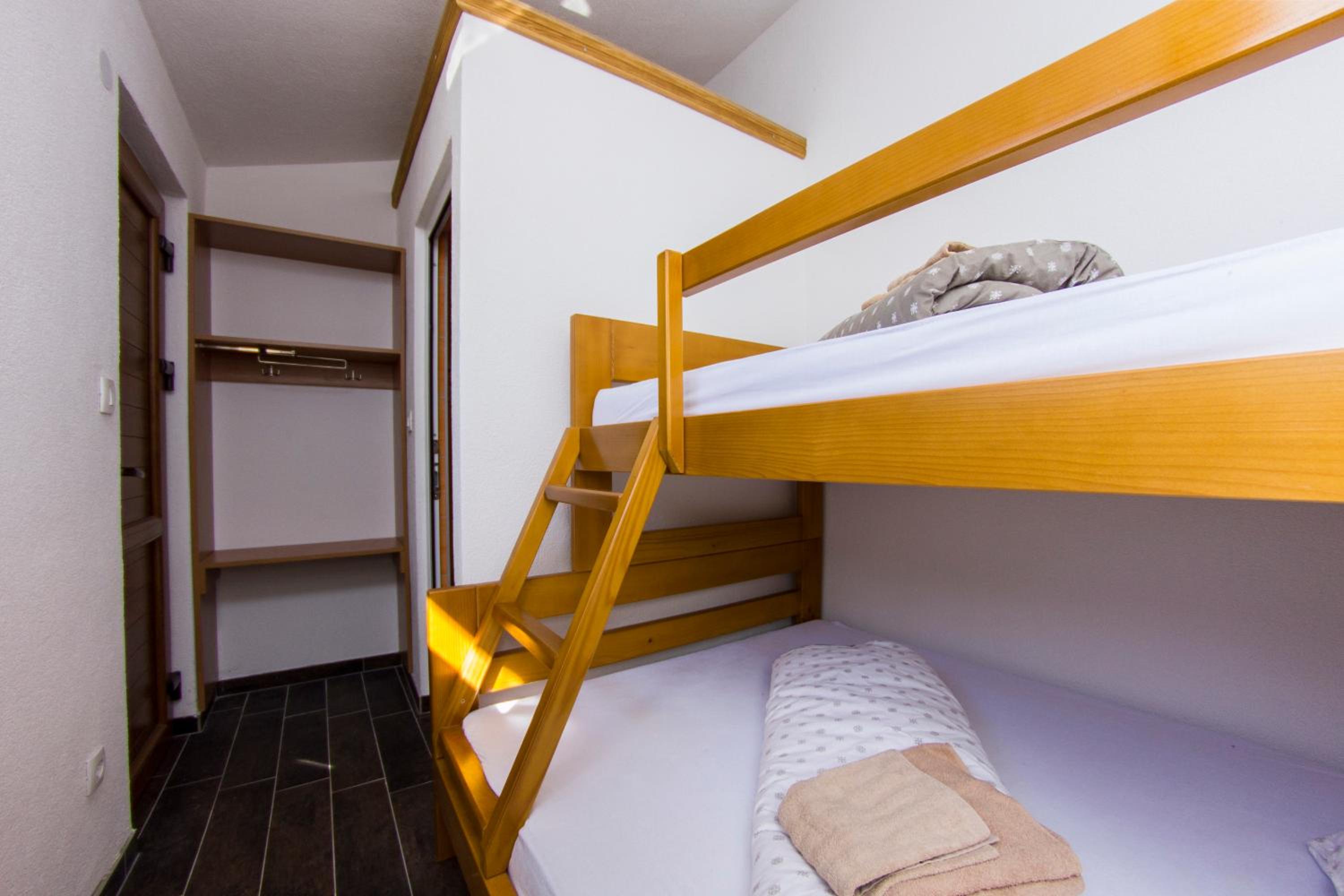 Triple Room with Private Bathroom photo 3