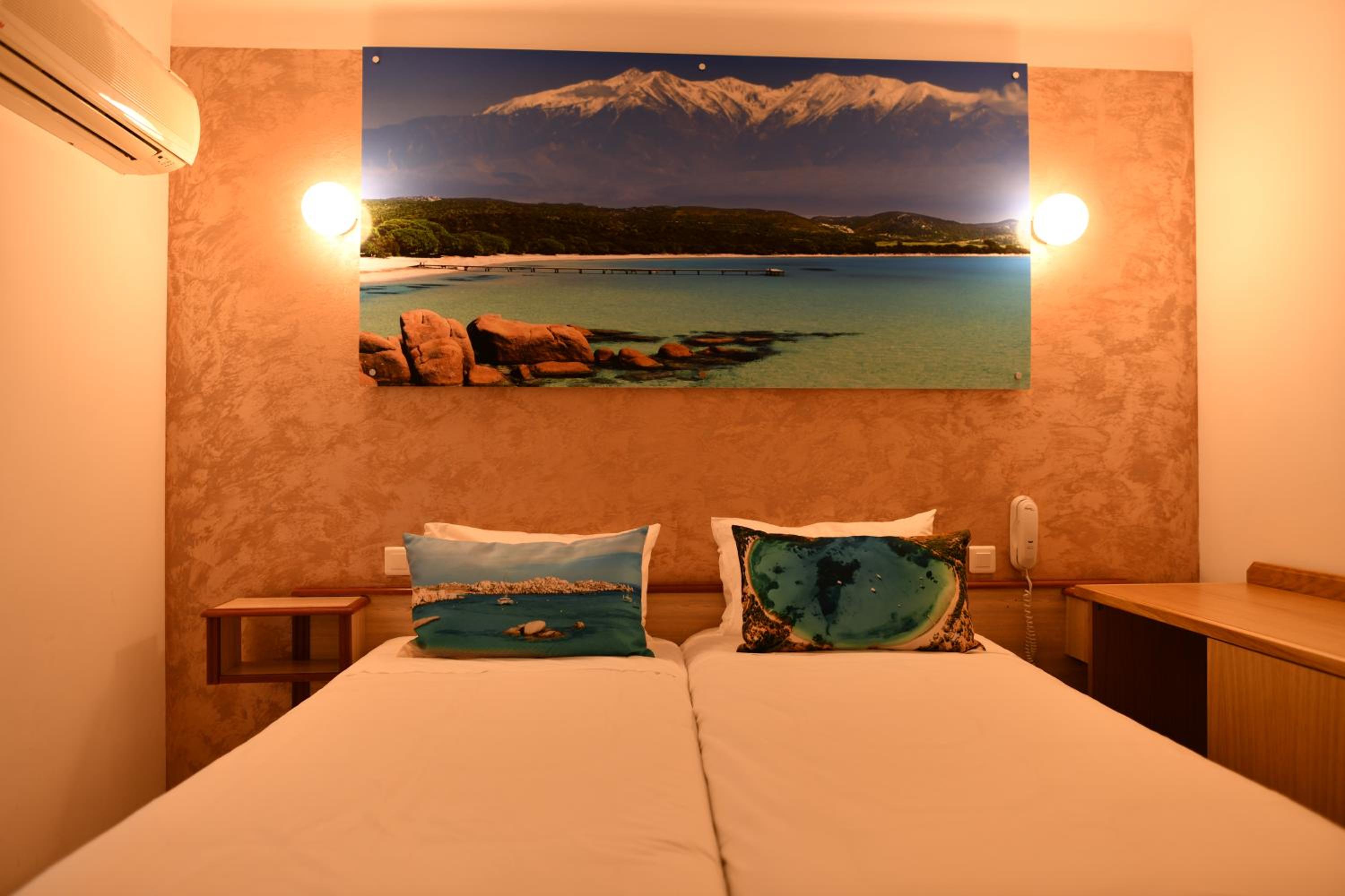 Twin Room - Photo 3