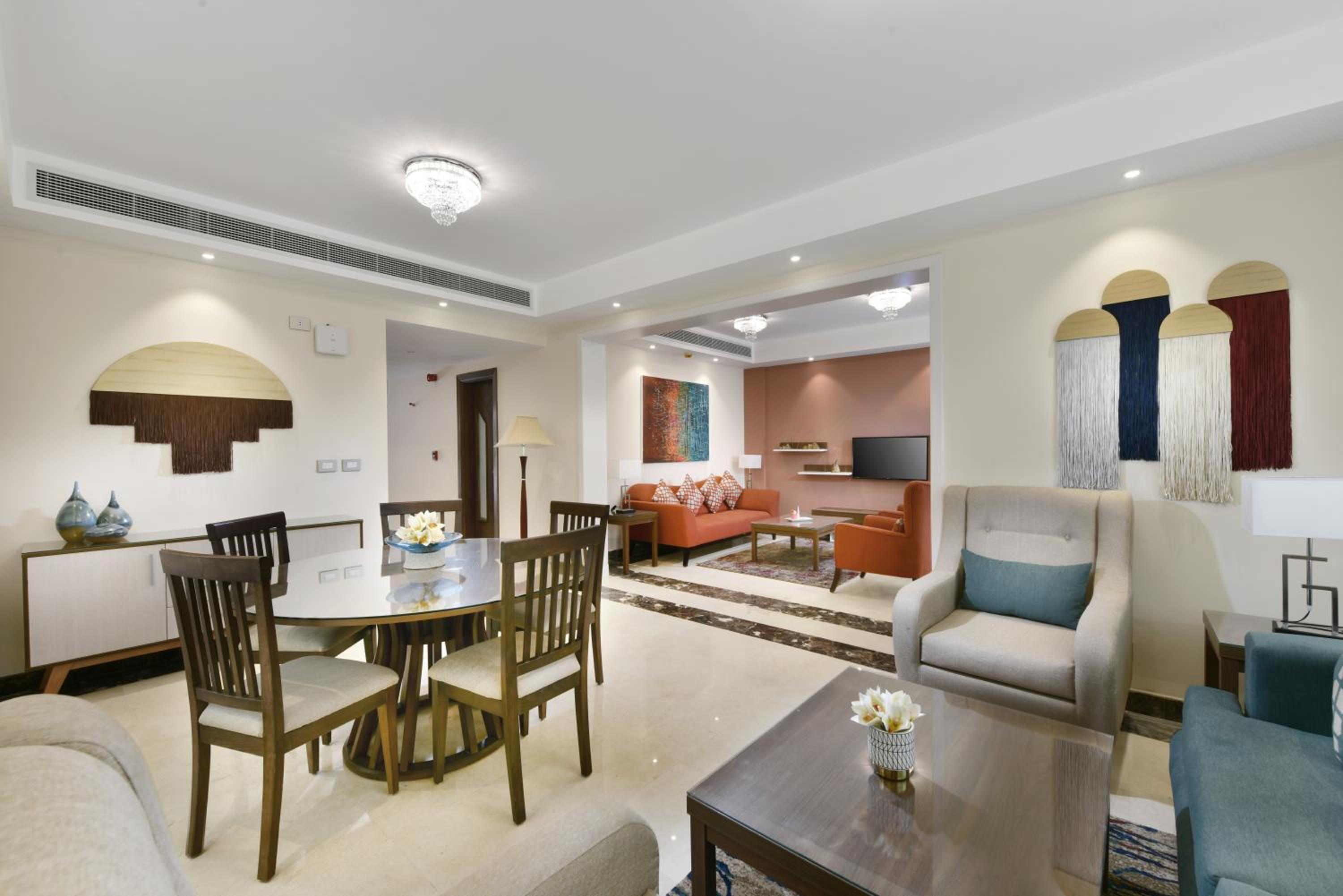 Three-Bedroom Villa - Photo 4