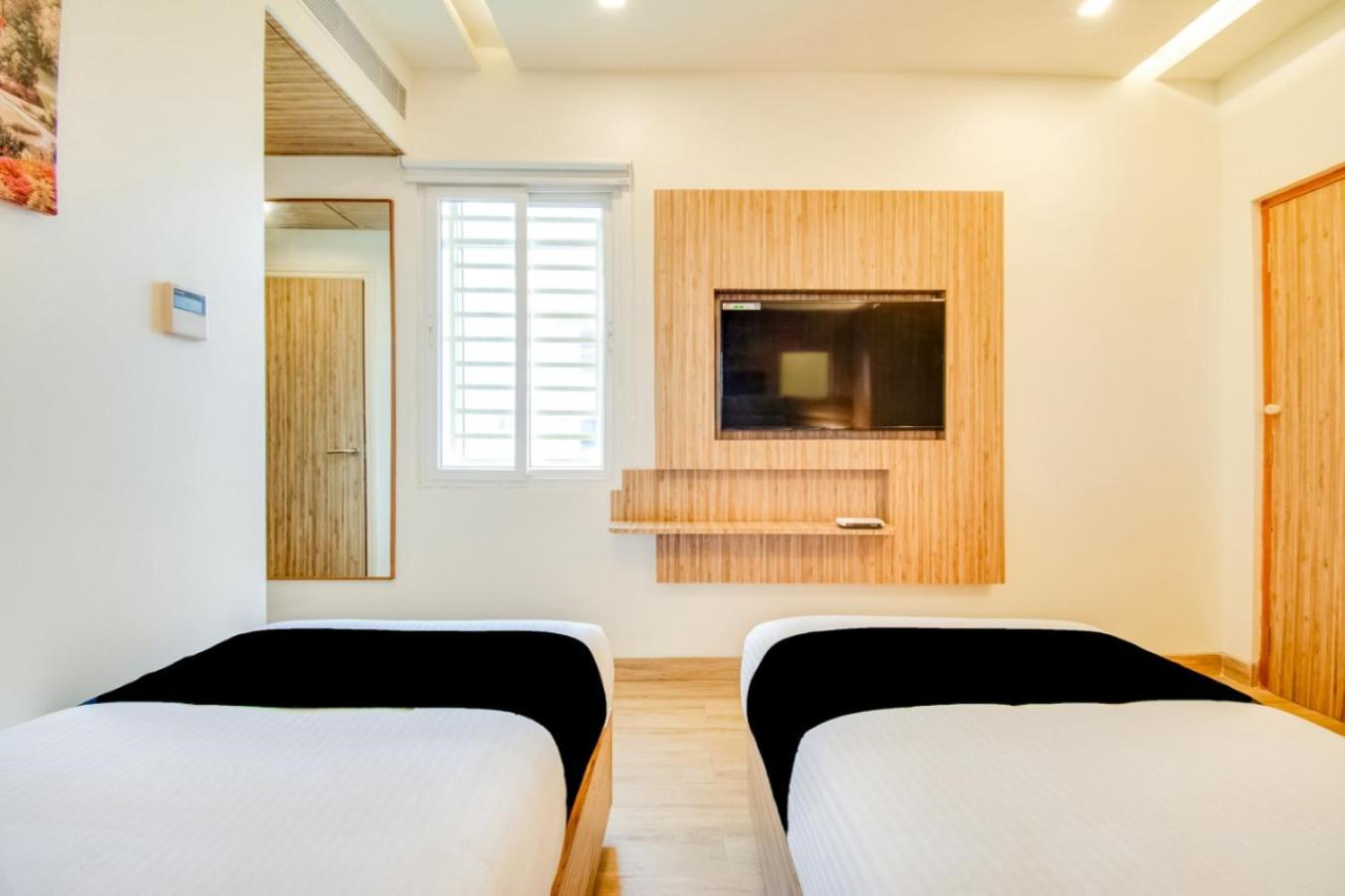 Deluxe Double or Twin Room - Photo 6