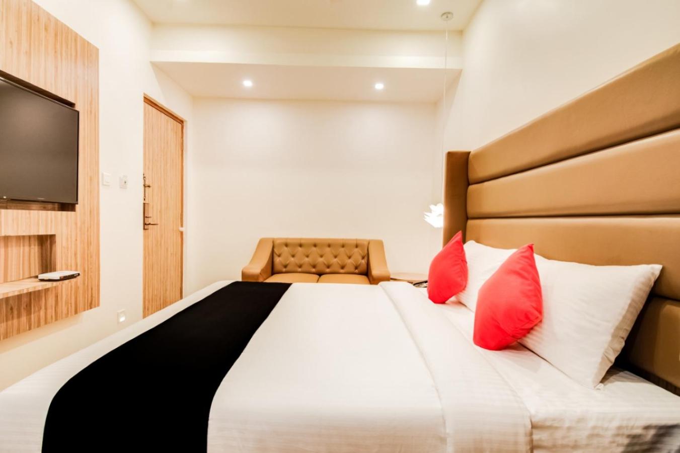 Suite - Photo 5