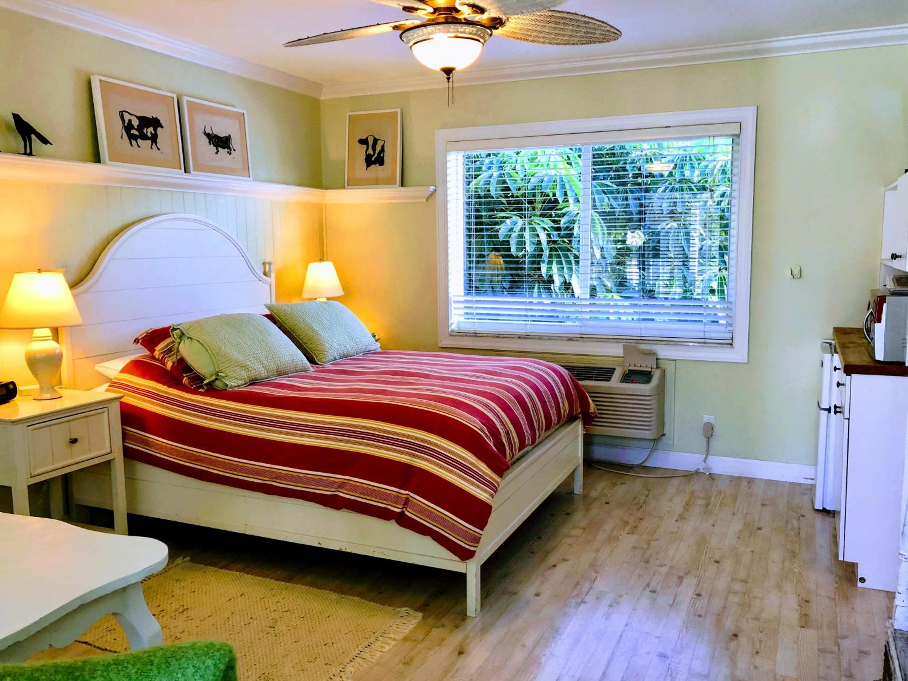French Country Two-Bedroom - Photo 2