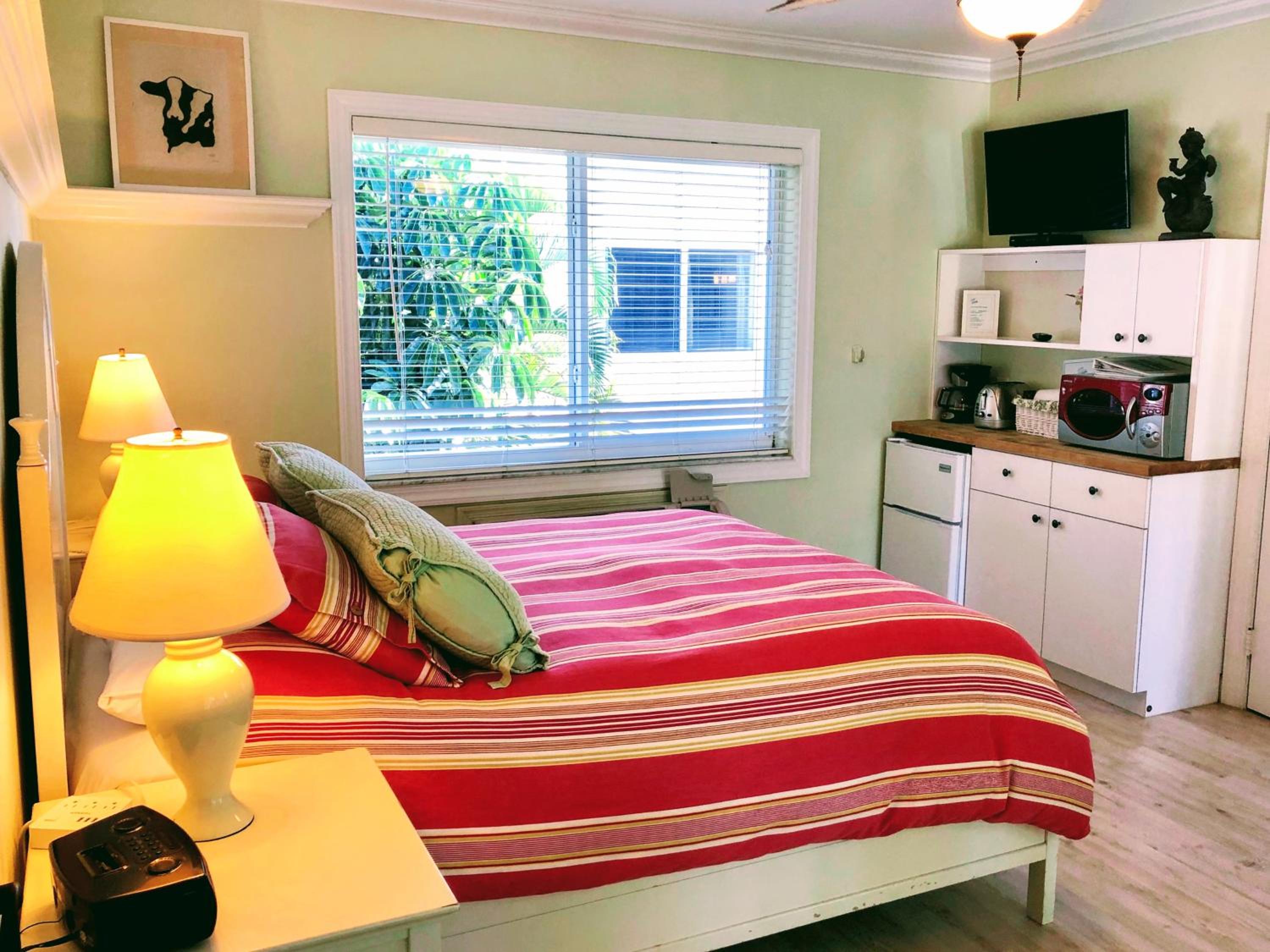 French Country Two-Bedroom - Photo 17