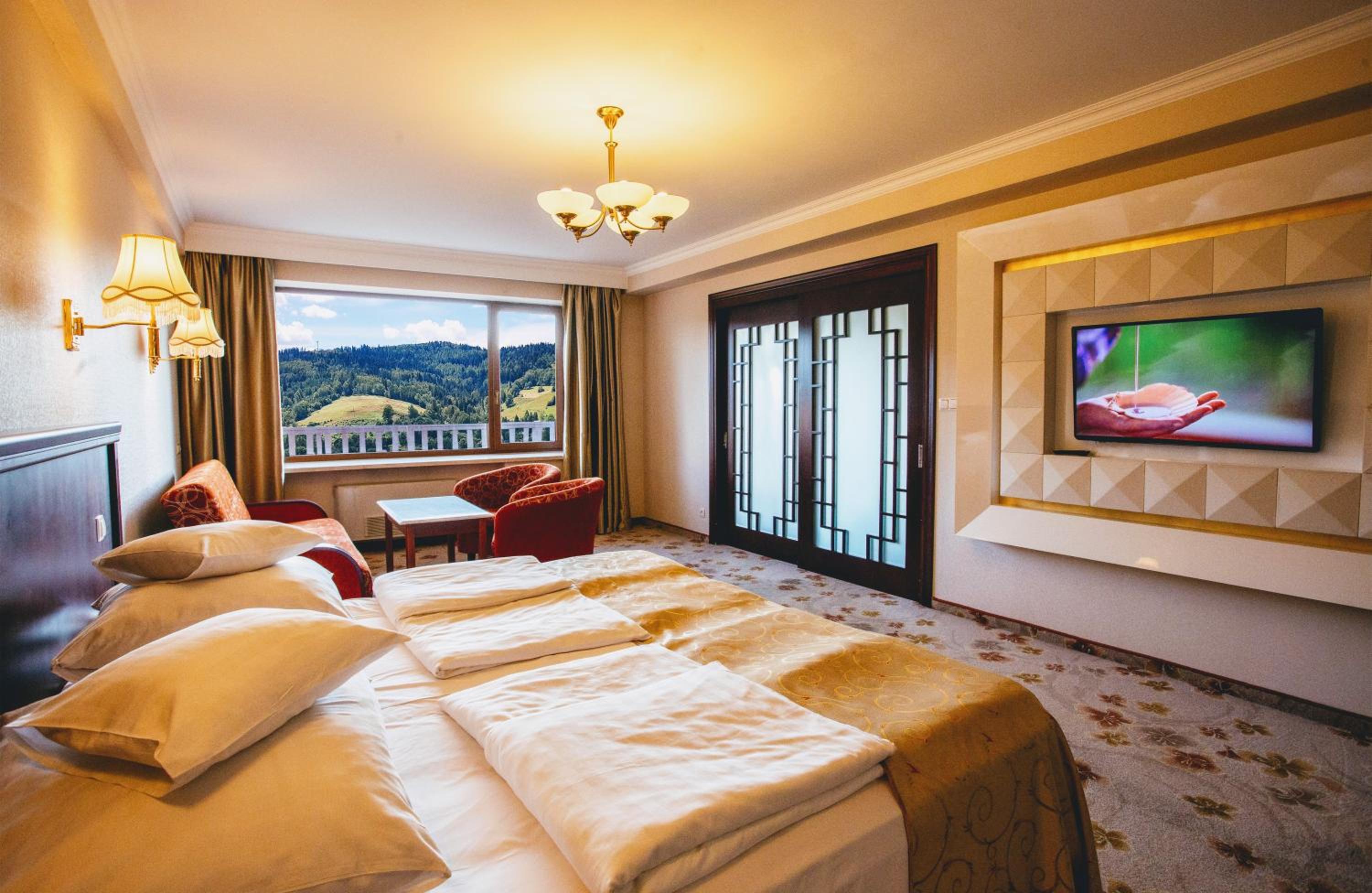 One-Bedroom Apartment - Photo 3