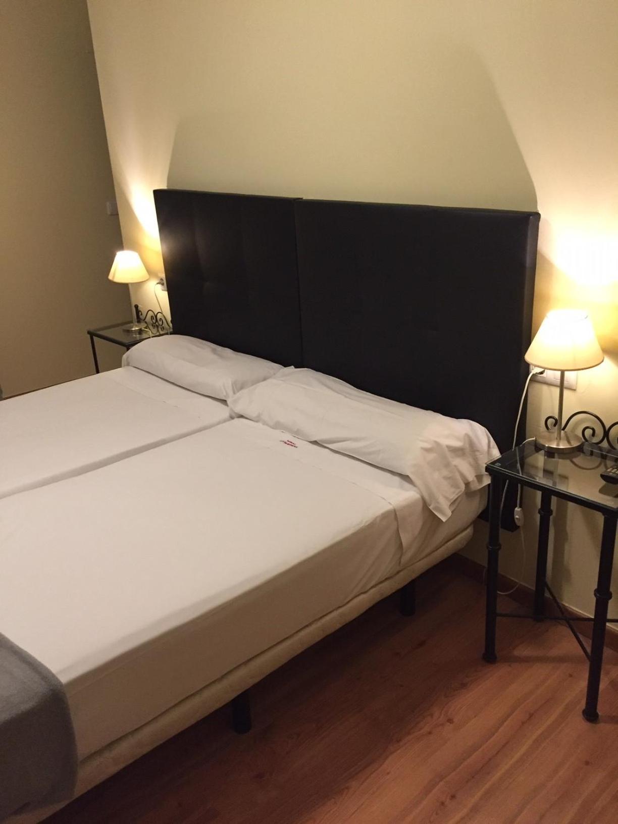 Standard Double or Twin Room - Photo 28