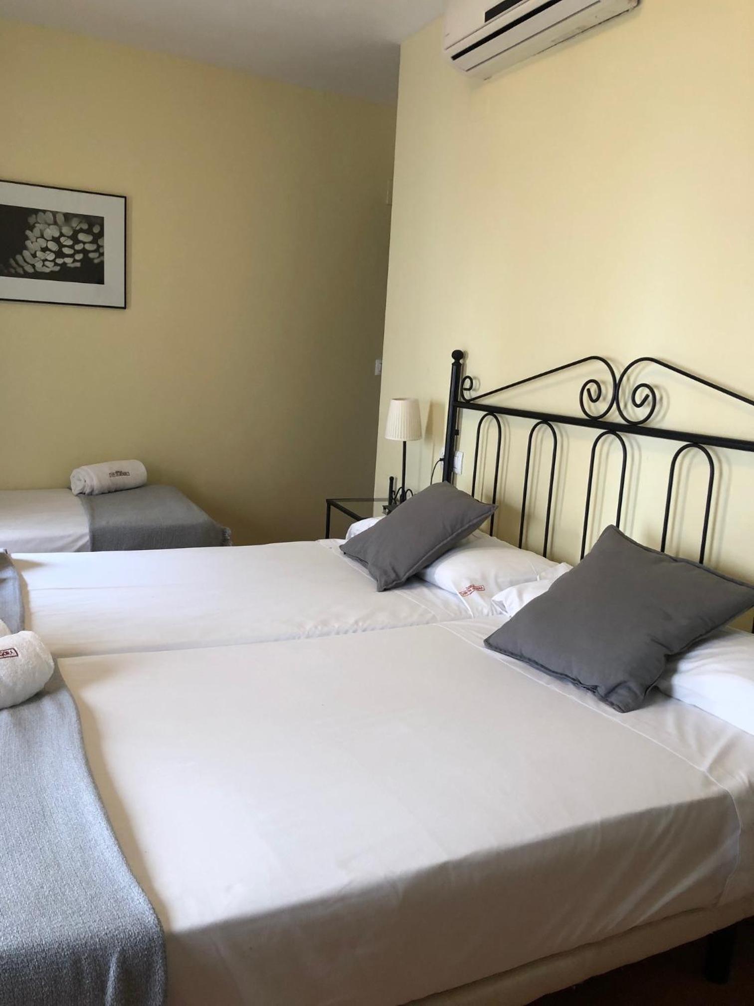 Triple Room - Photo 9
