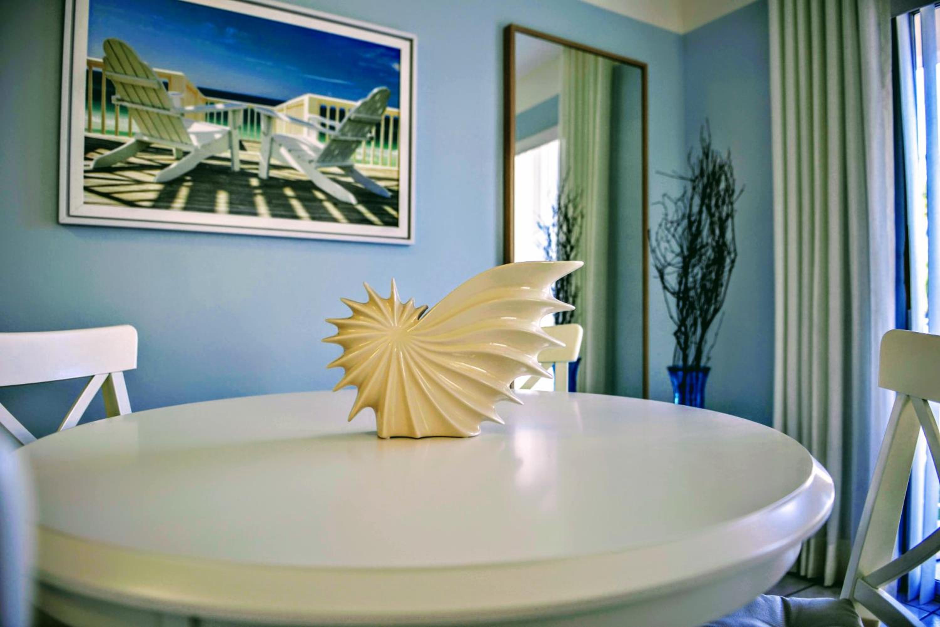 Capri One-Bedroom - Photo 3